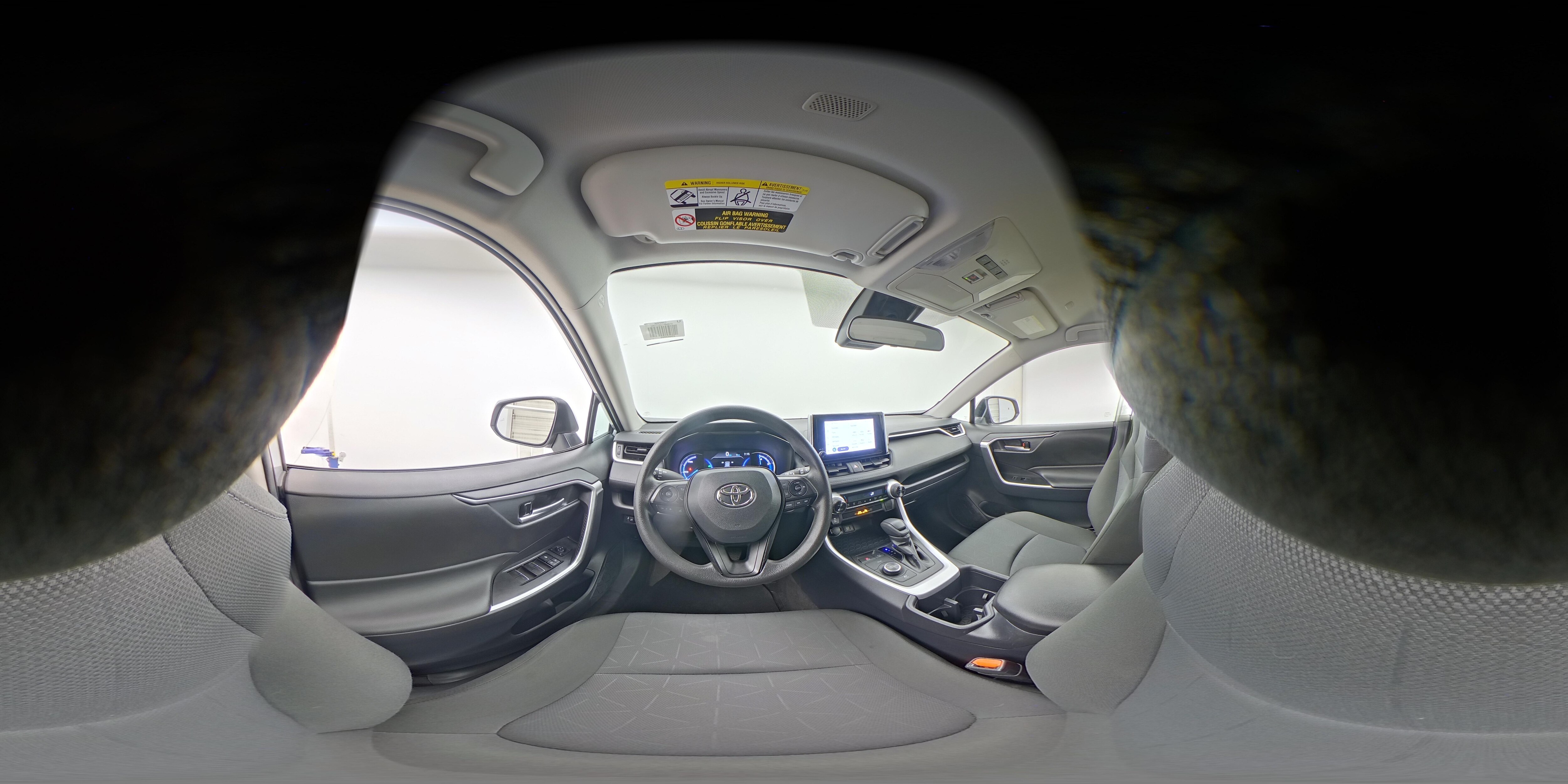 2025 Toyota RAV4 XLE - Photo 26