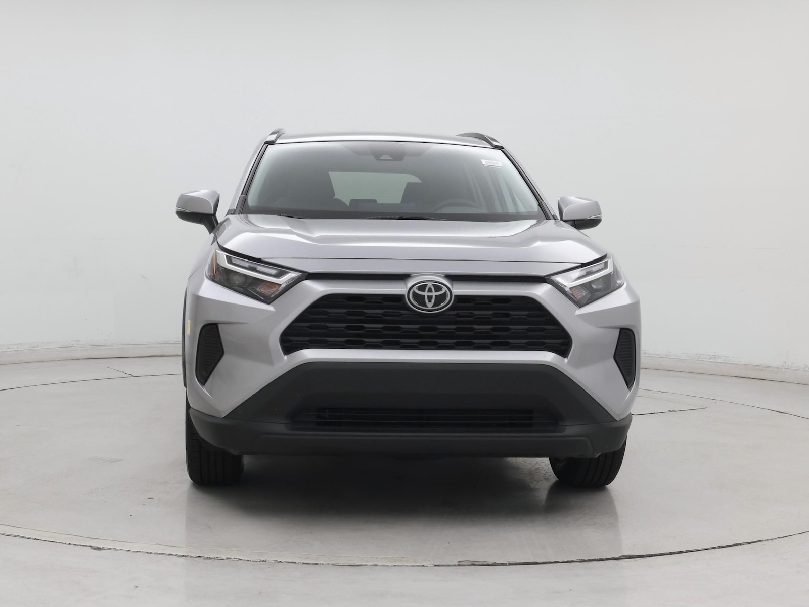2025 Toyota RAV4 XLE - Photo 6