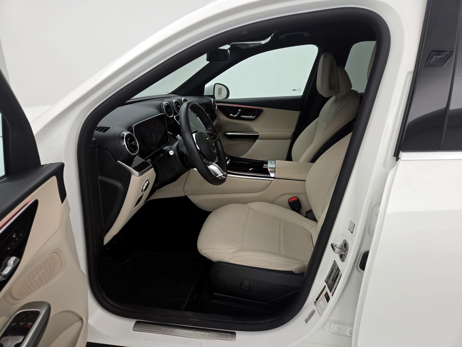 2025 Mercedes-Benz GLC Base - Photo 12