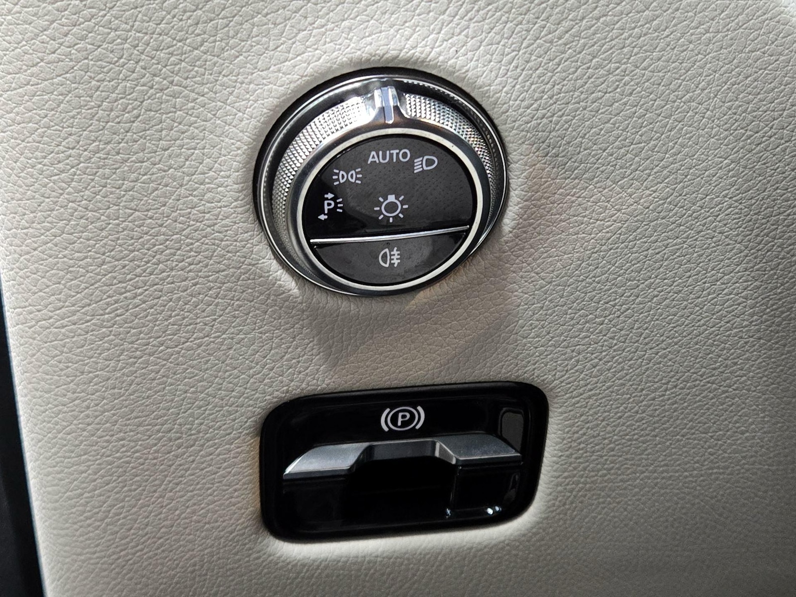 2025 Mercedes-Benz GLC Base - Photo 14