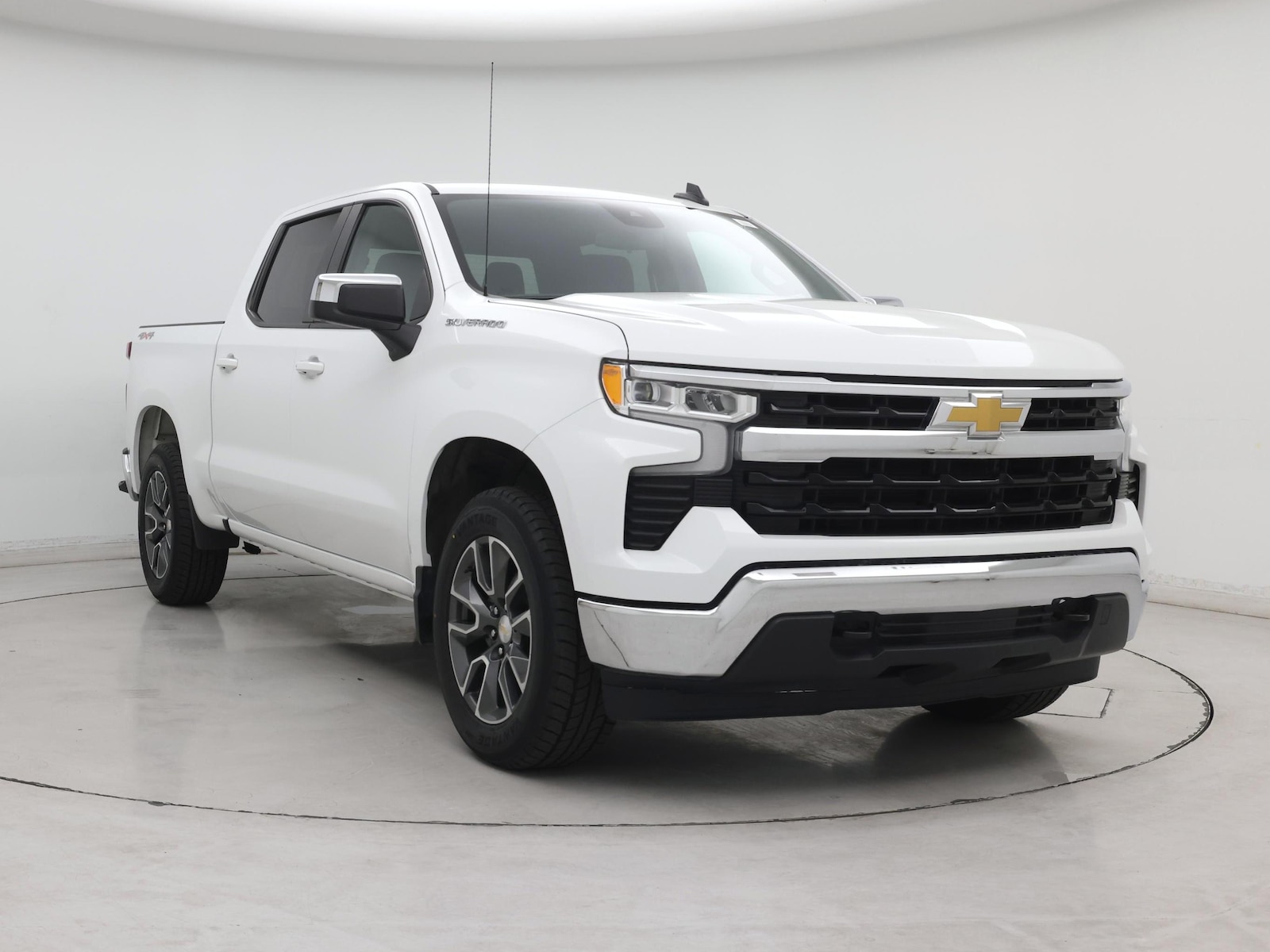 2023 Chevrolet Silverado 1500 LT - Photo 2