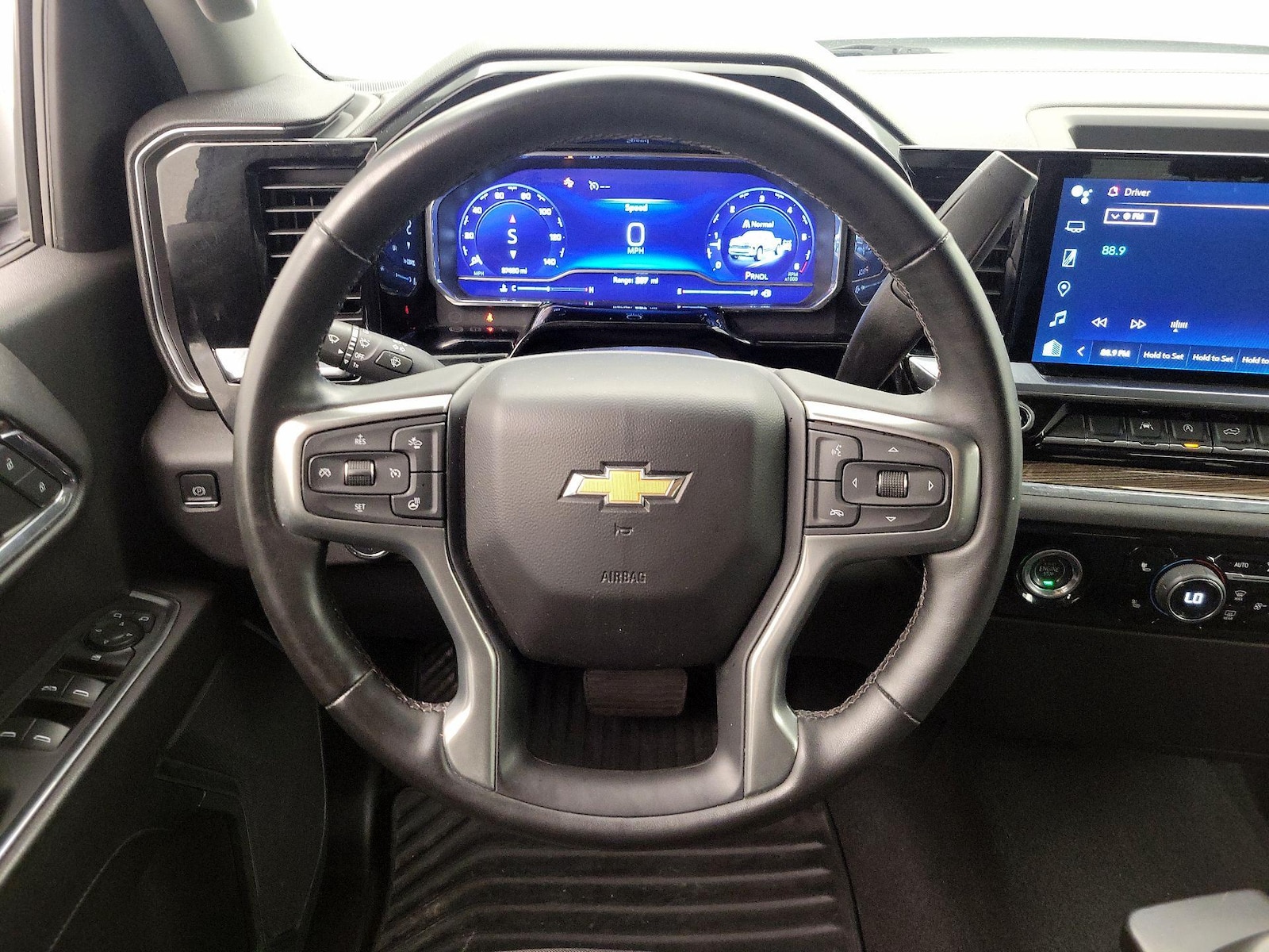 2023 Chevrolet Silverado 1500 LT - Photo 11