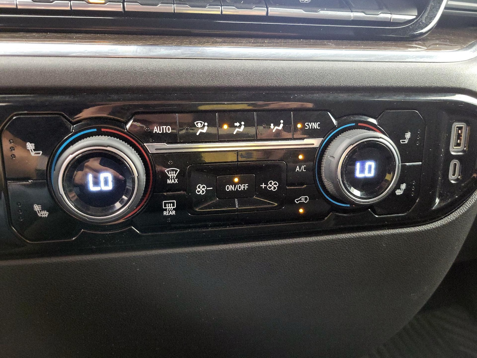 2023 Chevrolet Silverado 1500 LT - Photo 17