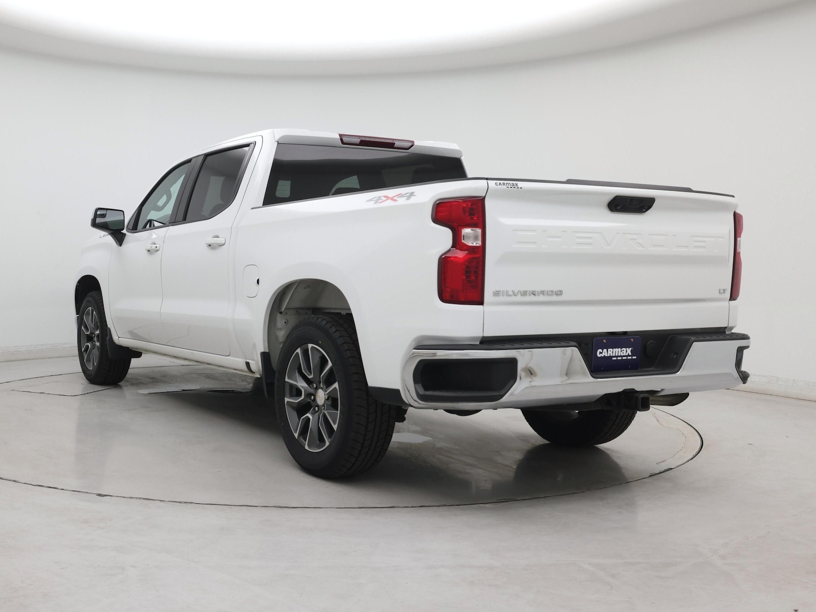 2023 Chevrolet Silverado 1500 LT - Photo 3