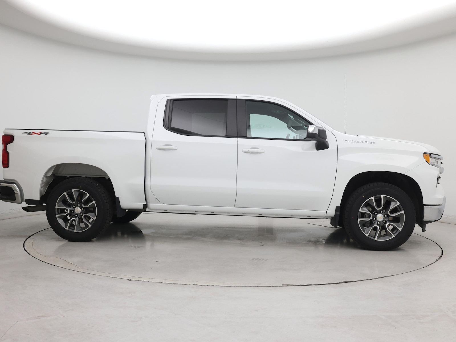 2023 Chevrolet Silverado 1500 LT - Photo 8