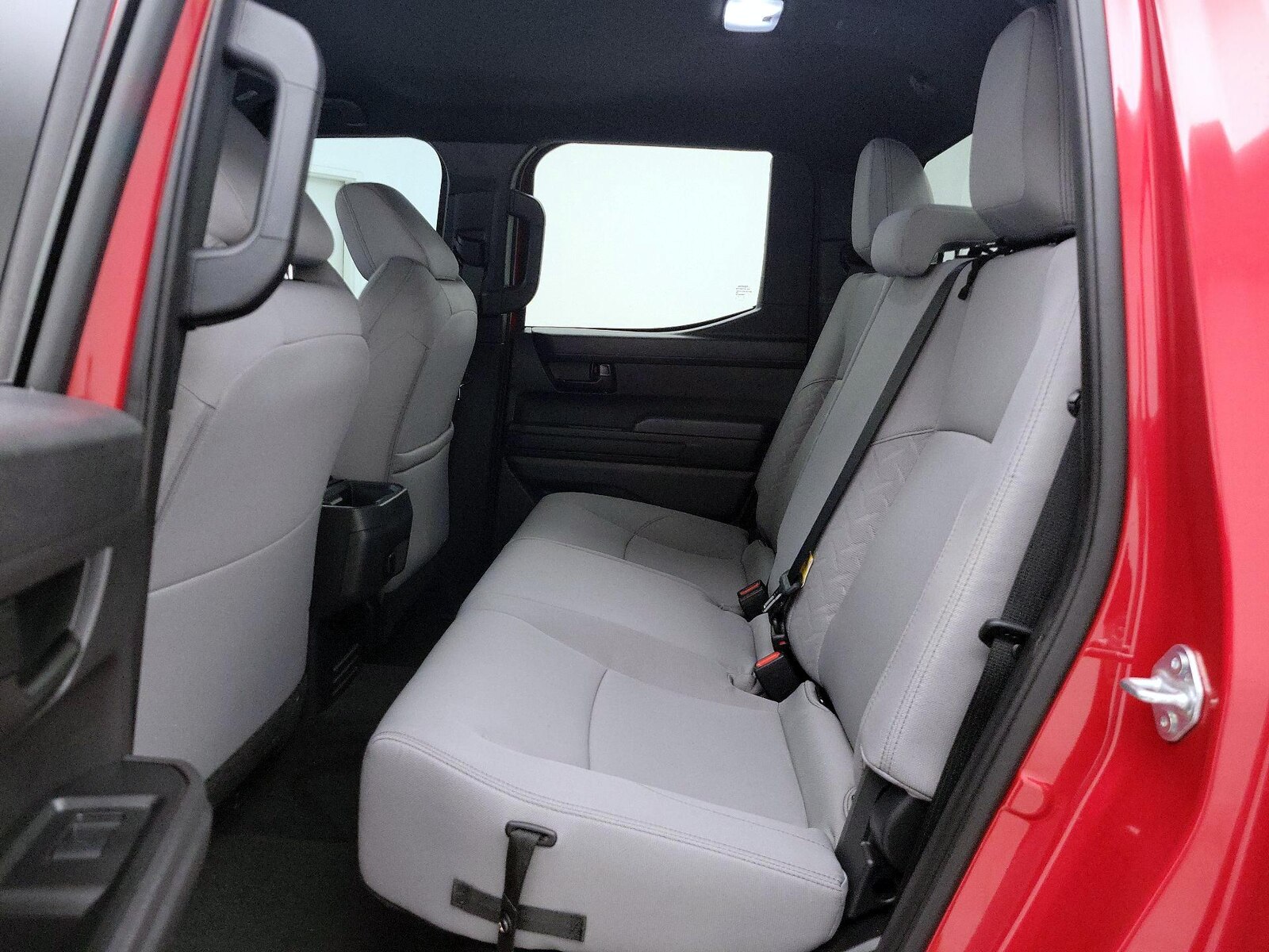 2025 Toyota Tacoma SR5 - Photo 20