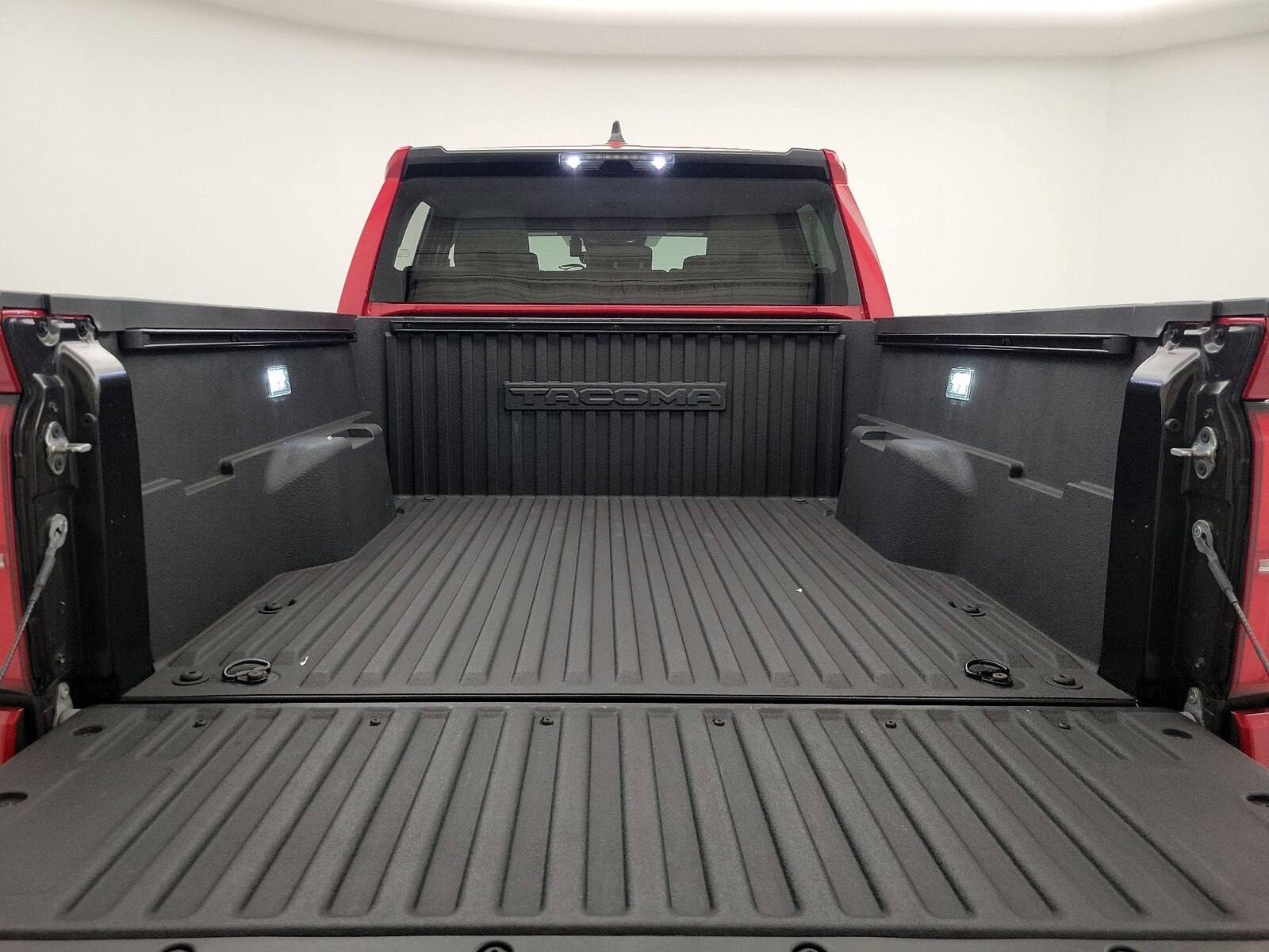 2025 Toyota Tacoma SR5 - Photo 21