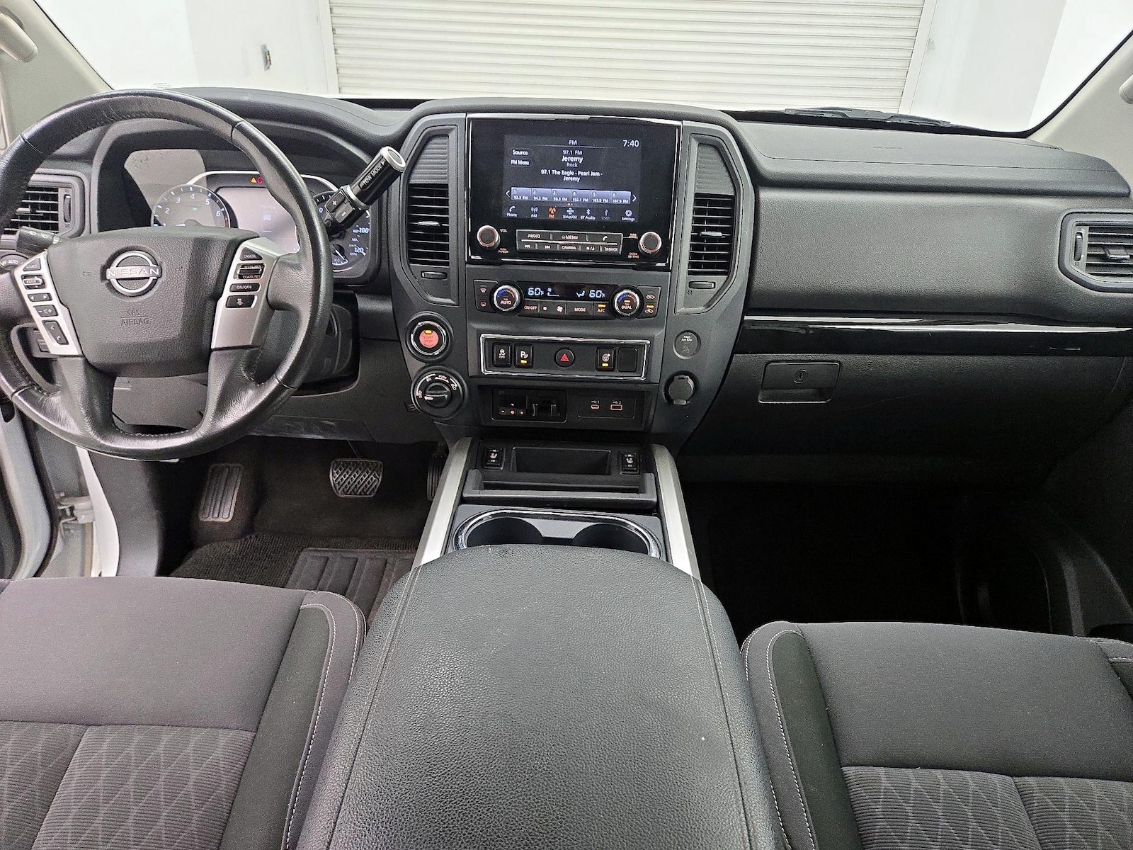 2024 Nissan Titan SV - Photo 10