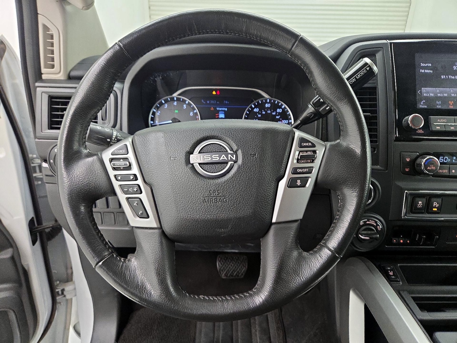 2024 Nissan Titan SV - Photo 11