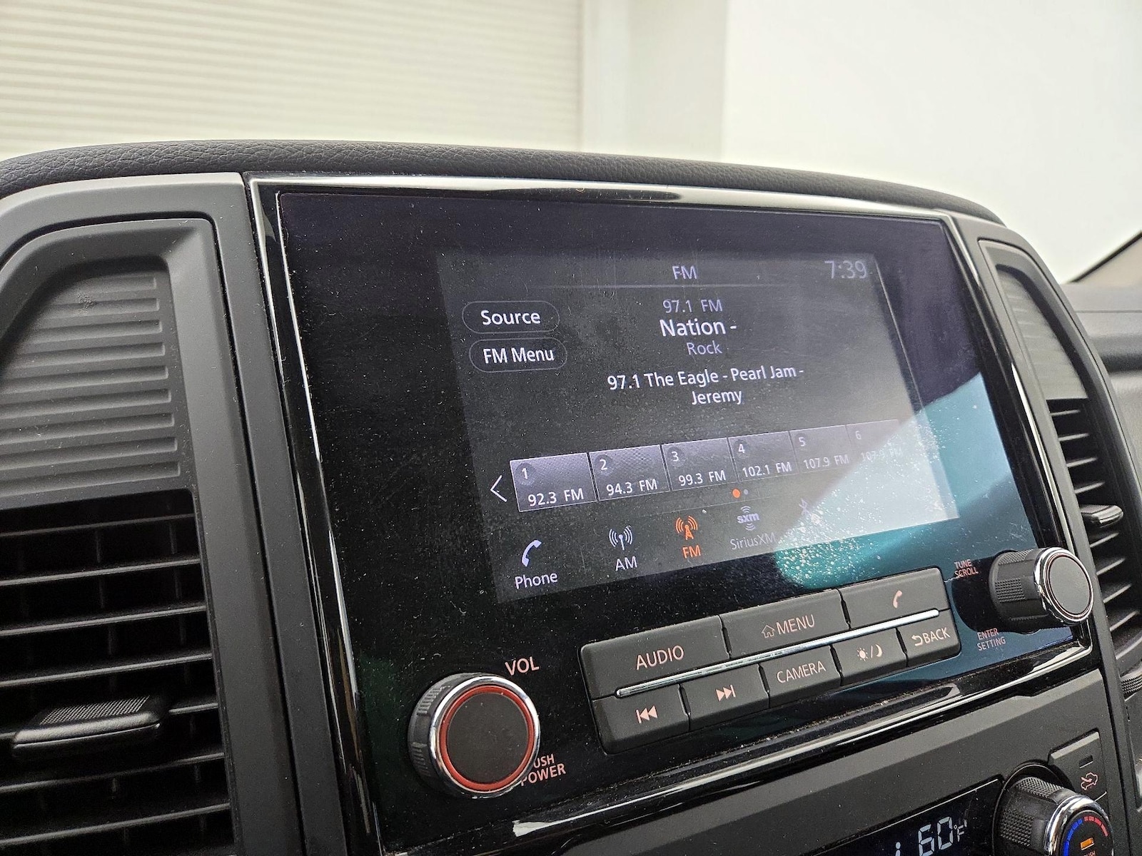 2024 Nissan Titan SV - Photo 16