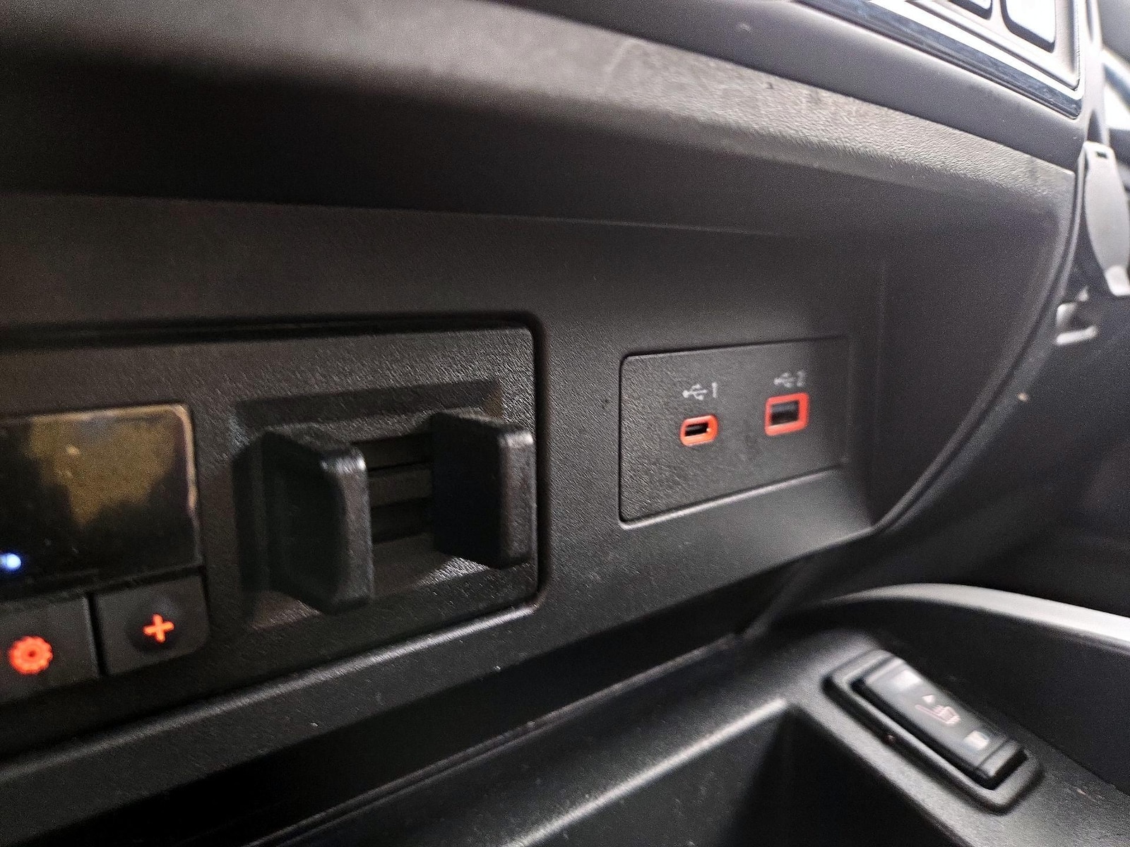 2024 Nissan Titan SV - Photo 19