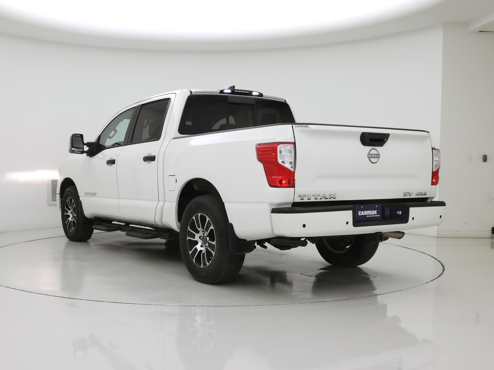 2024 Nissan Titan SV - Photo 3