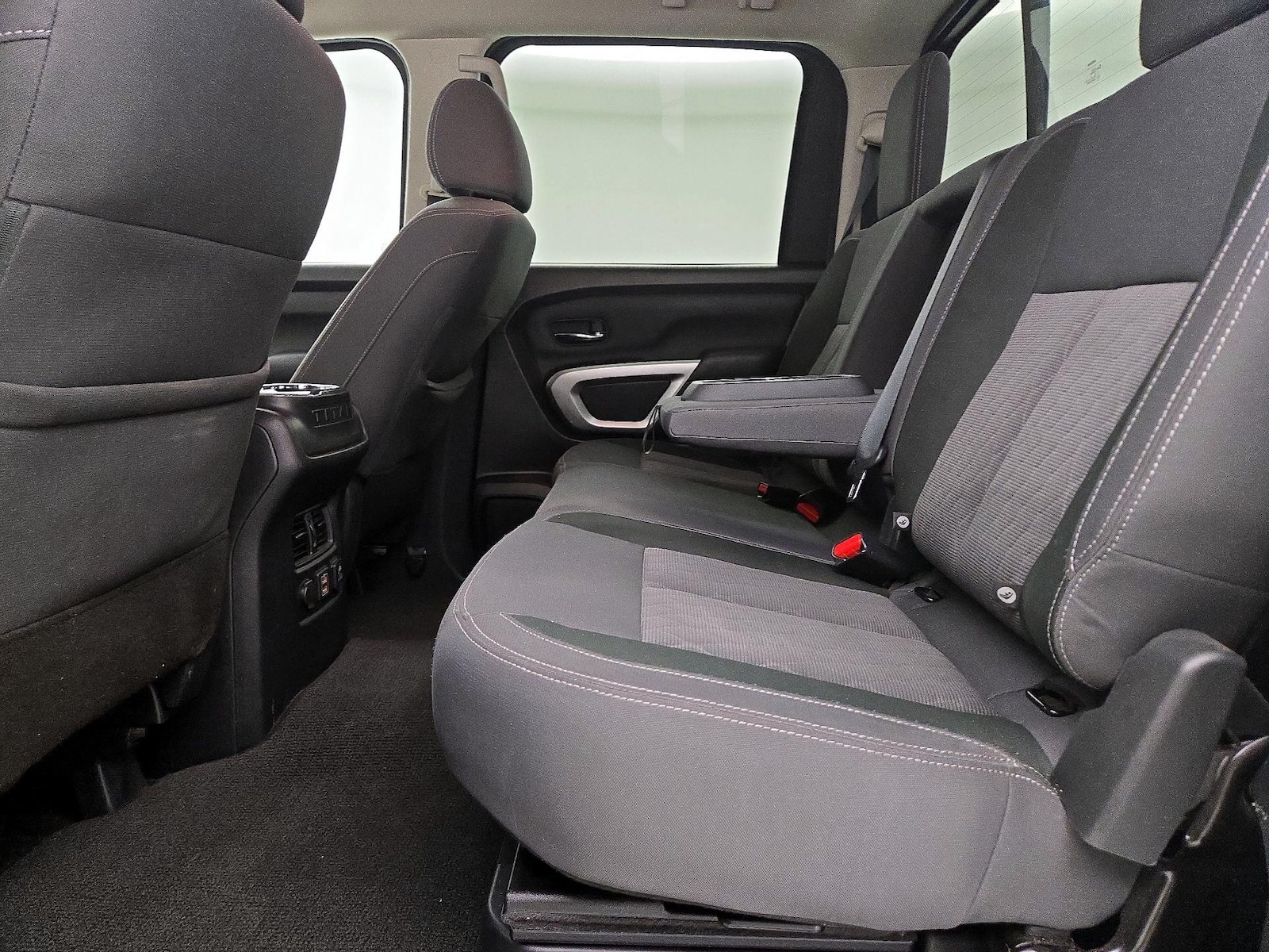 2024 Nissan Titan SV - Photo 20