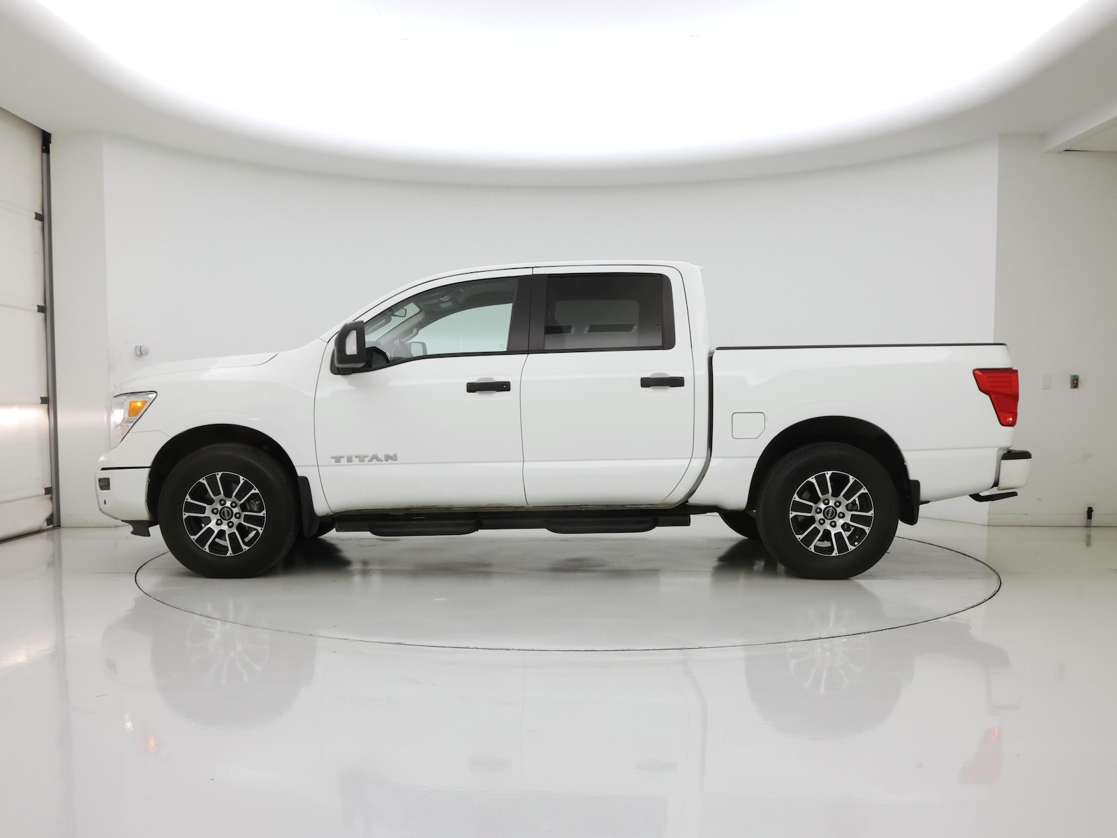 2024 Nissan Titan SV - Photo 4