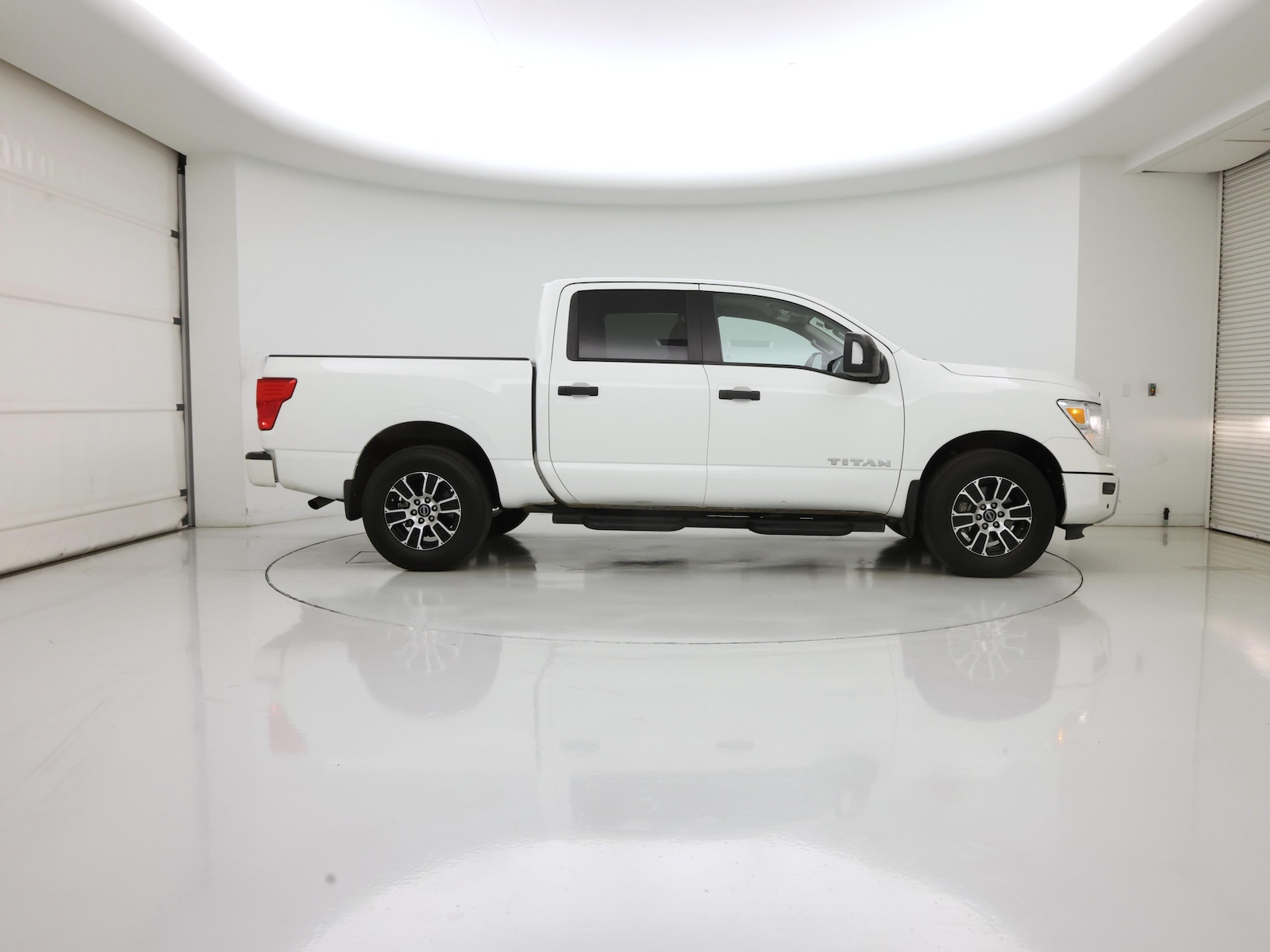 2024 Nissan Titan SV - Photo 8