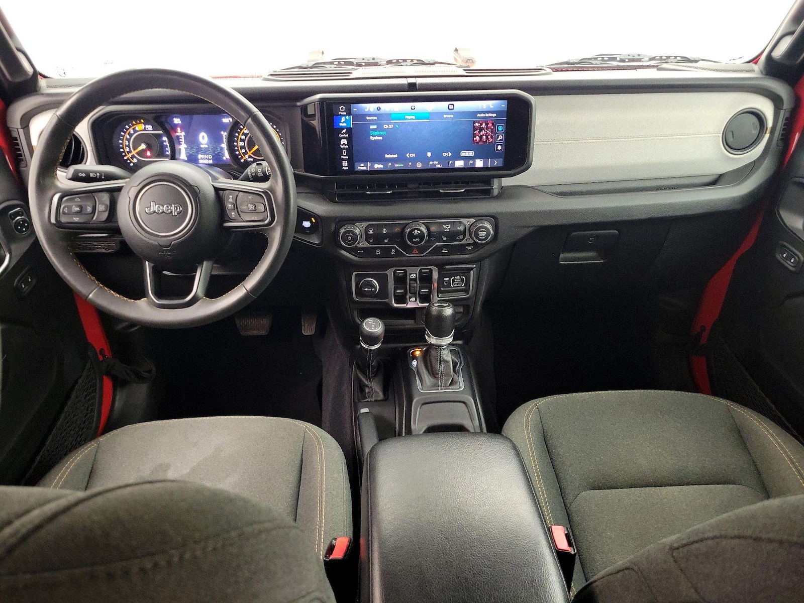 Apple CarPlay® & Android Auto™