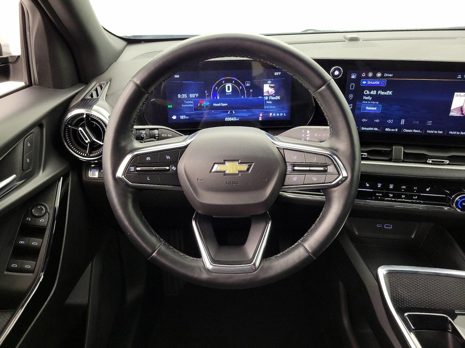 2025 Chevrolet Equinox LT - Photo 11