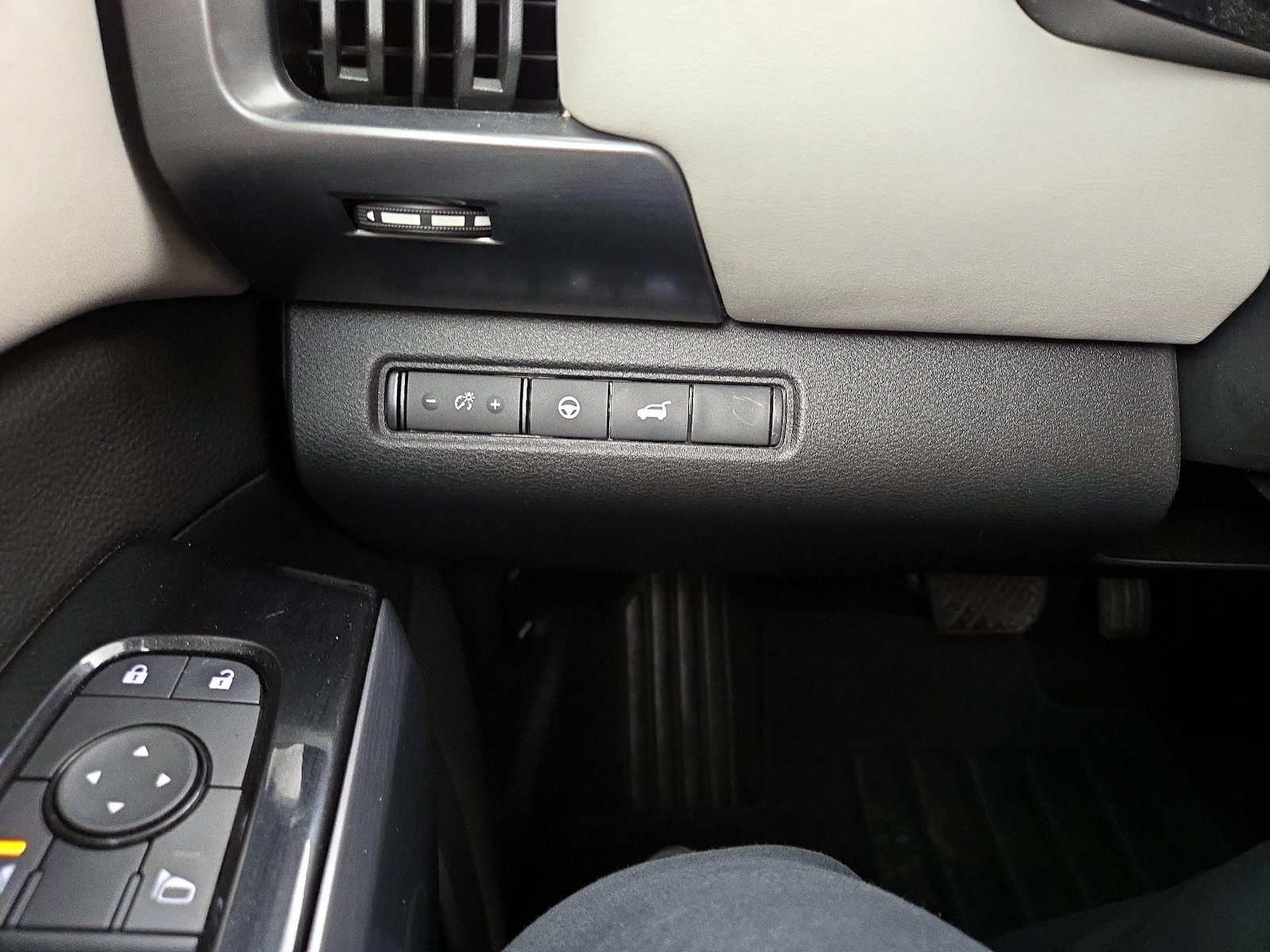2023 Nissan Pathfinder SL - Photo 14