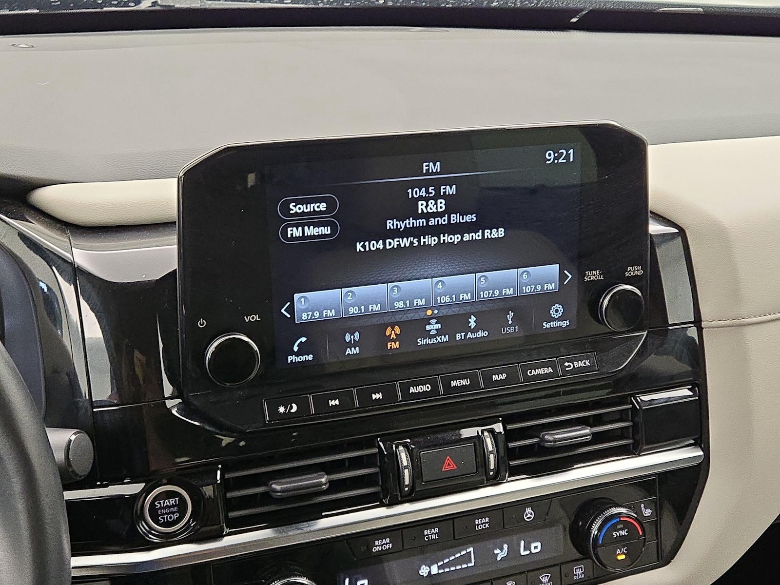 2023 Nissan Pathfinder SL - Photo 17