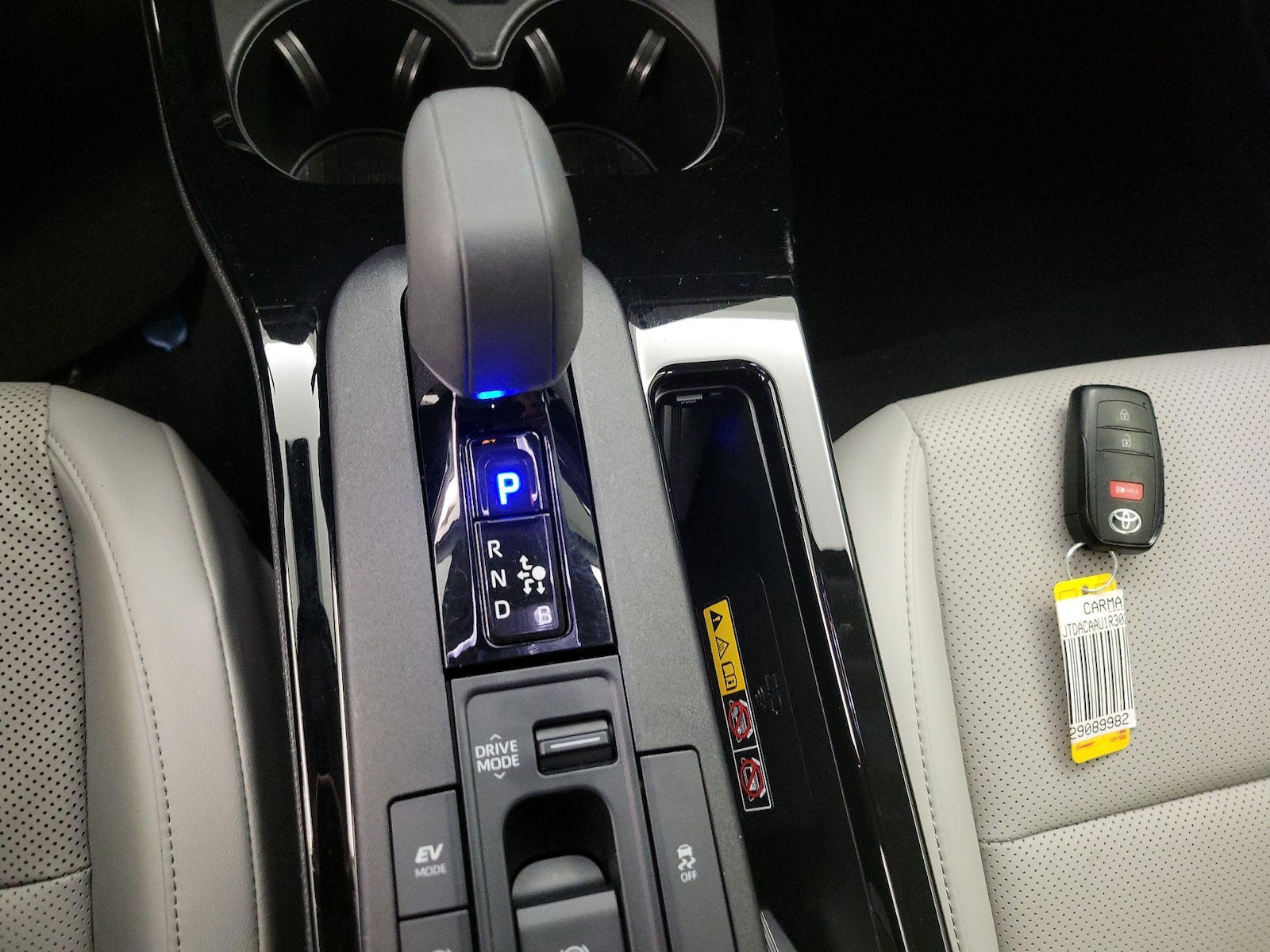 2024 Toyota Prius XLE - Photo 18