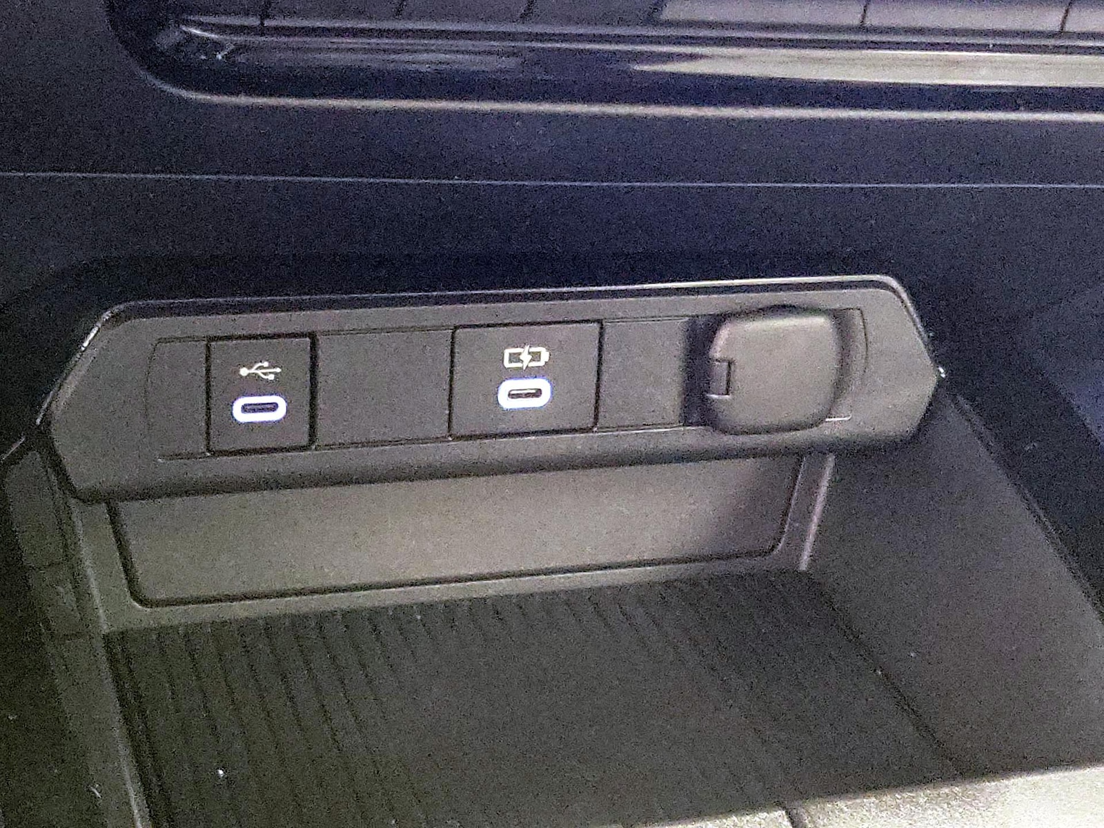 2024 Toyota Prius XLE - Photo 19