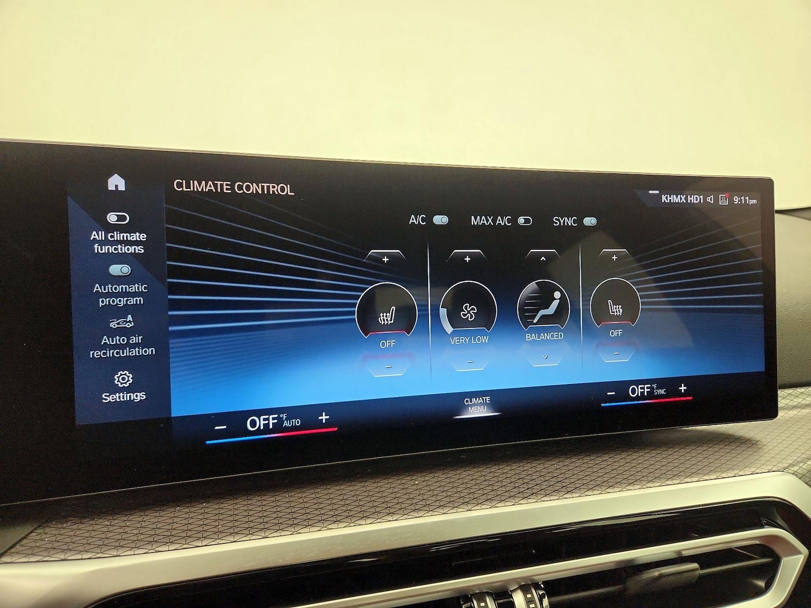 2024 BMW 3 Series 330i - Photo 18
