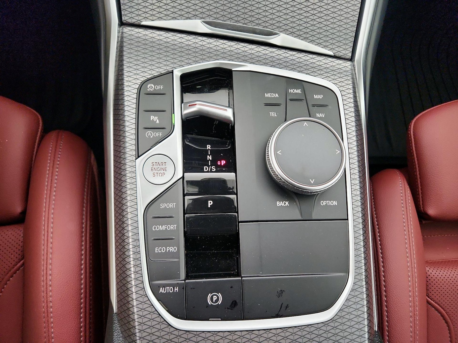 2024 BMW 3 Series 330i - Photo 19