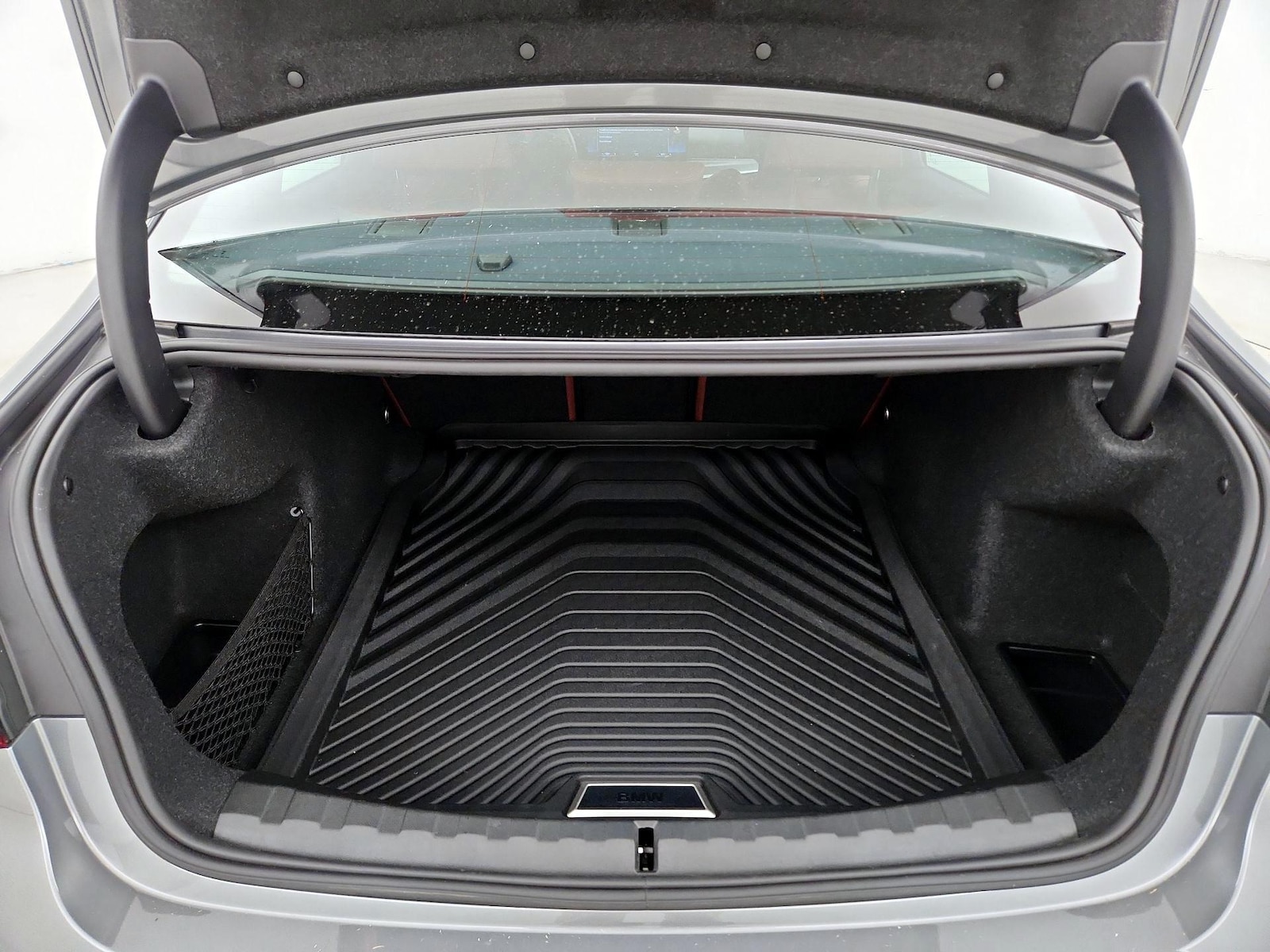 2024 BMW 3 Series 330i - Photo 23