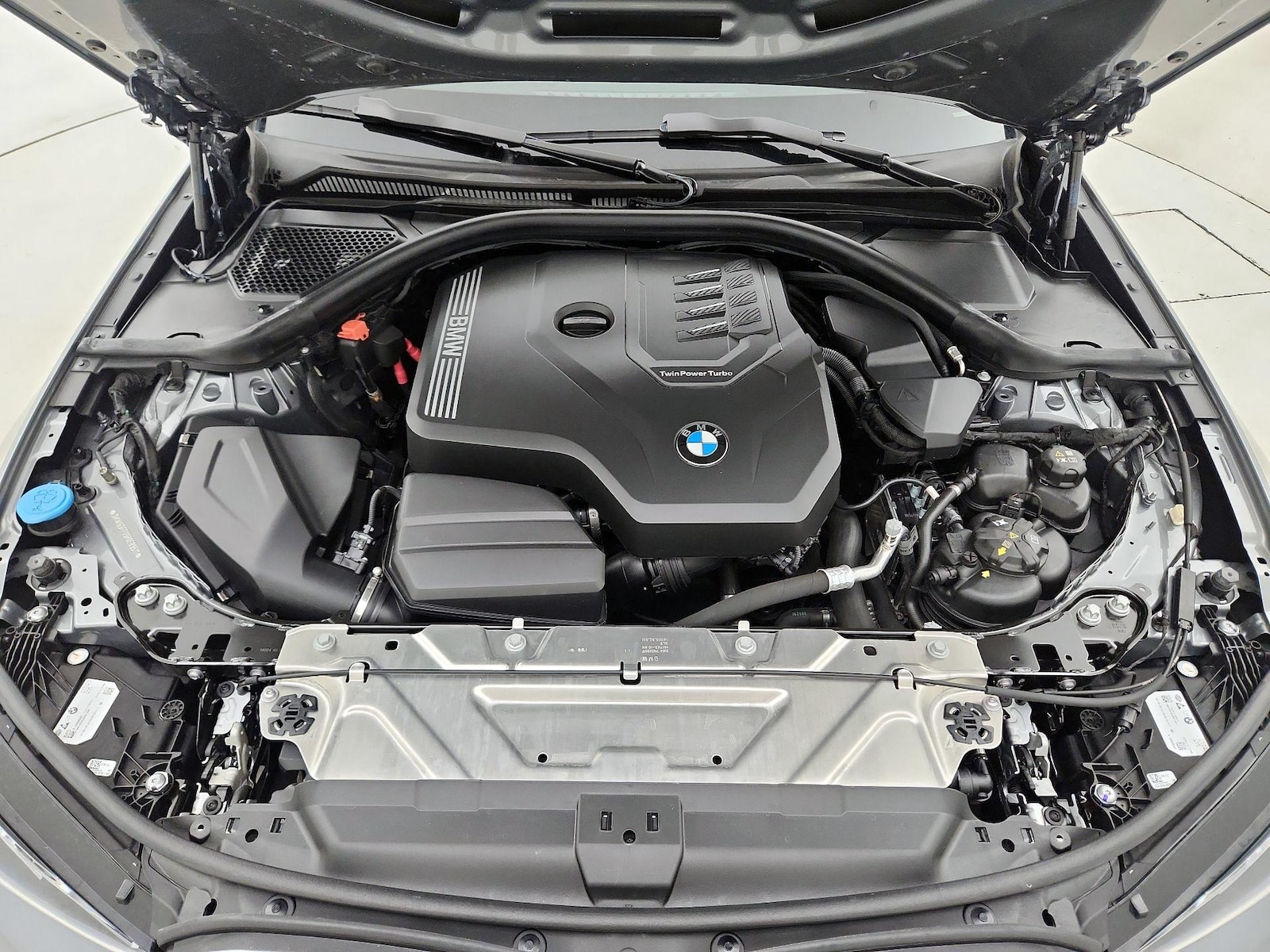 2024 BMW 3 Series 330i - Photo 24