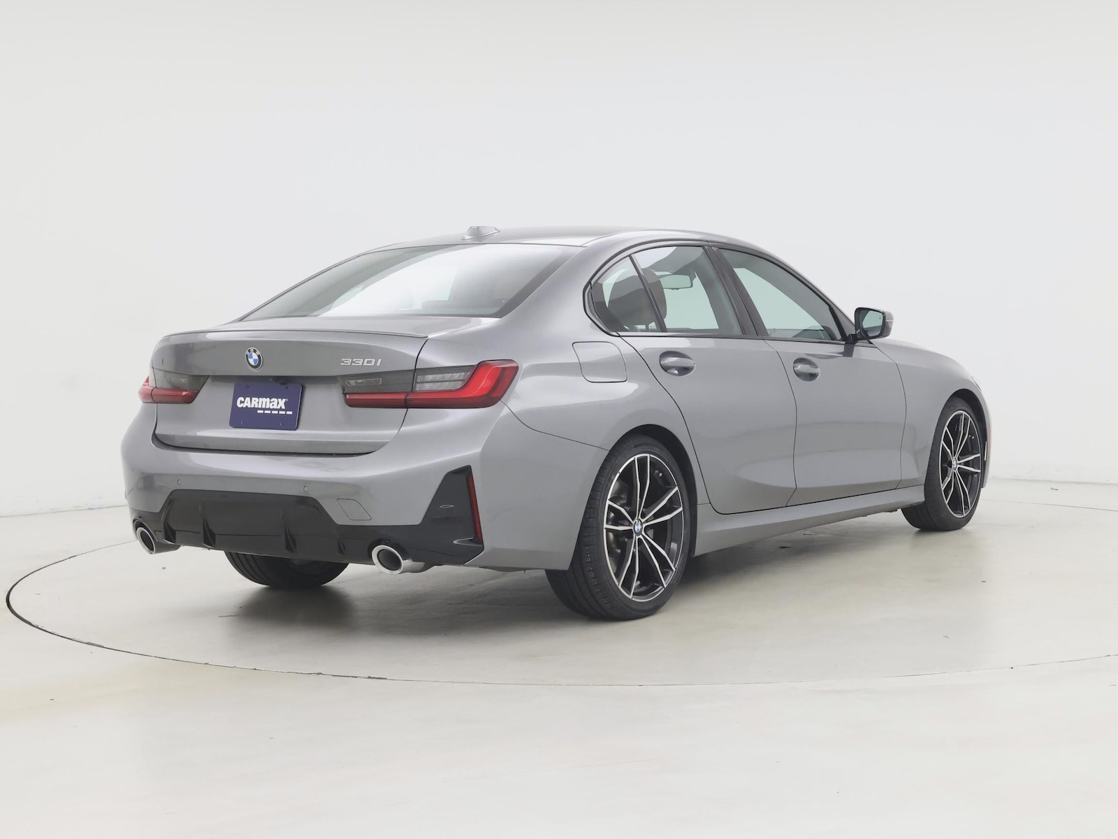 2024 BMW 3 Series 330i - Photo 9