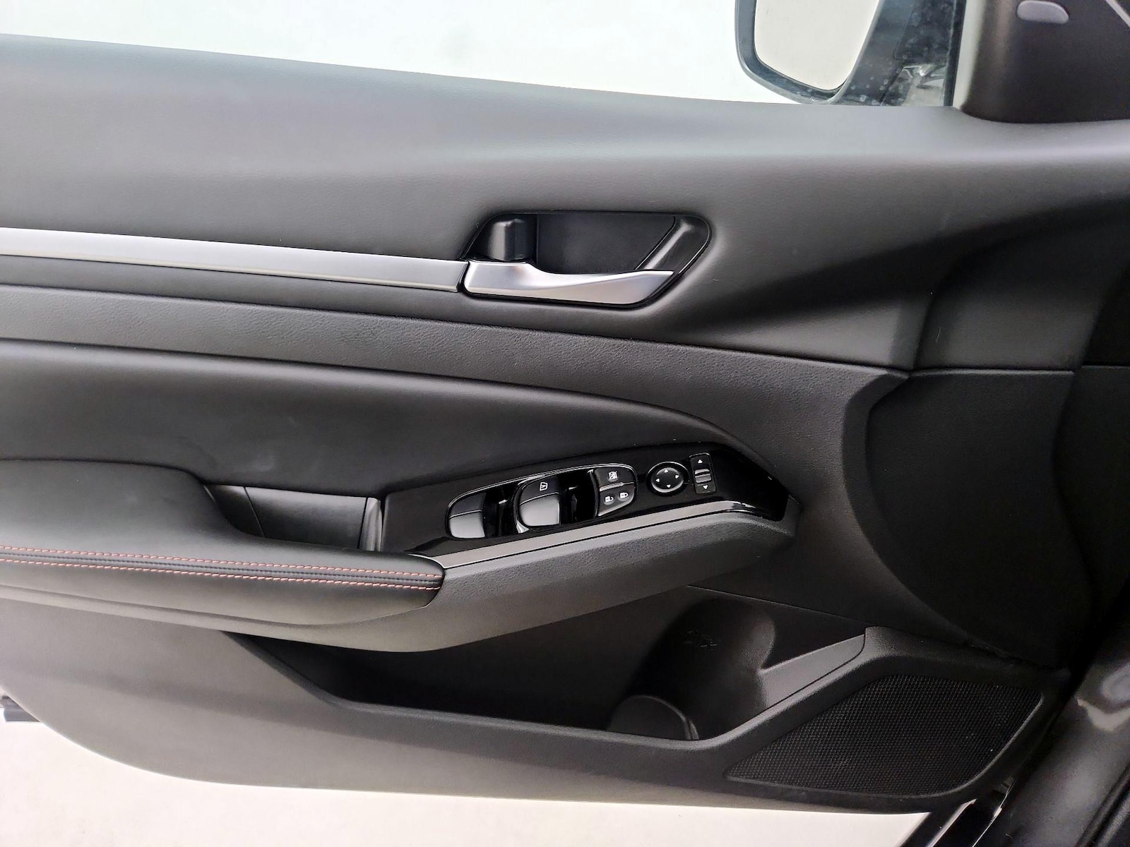 2024 Nissan Altima SR - Photo 13