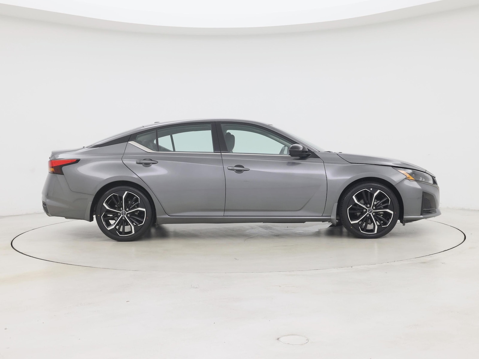 2024 Nissan Altima SR - Photo 8