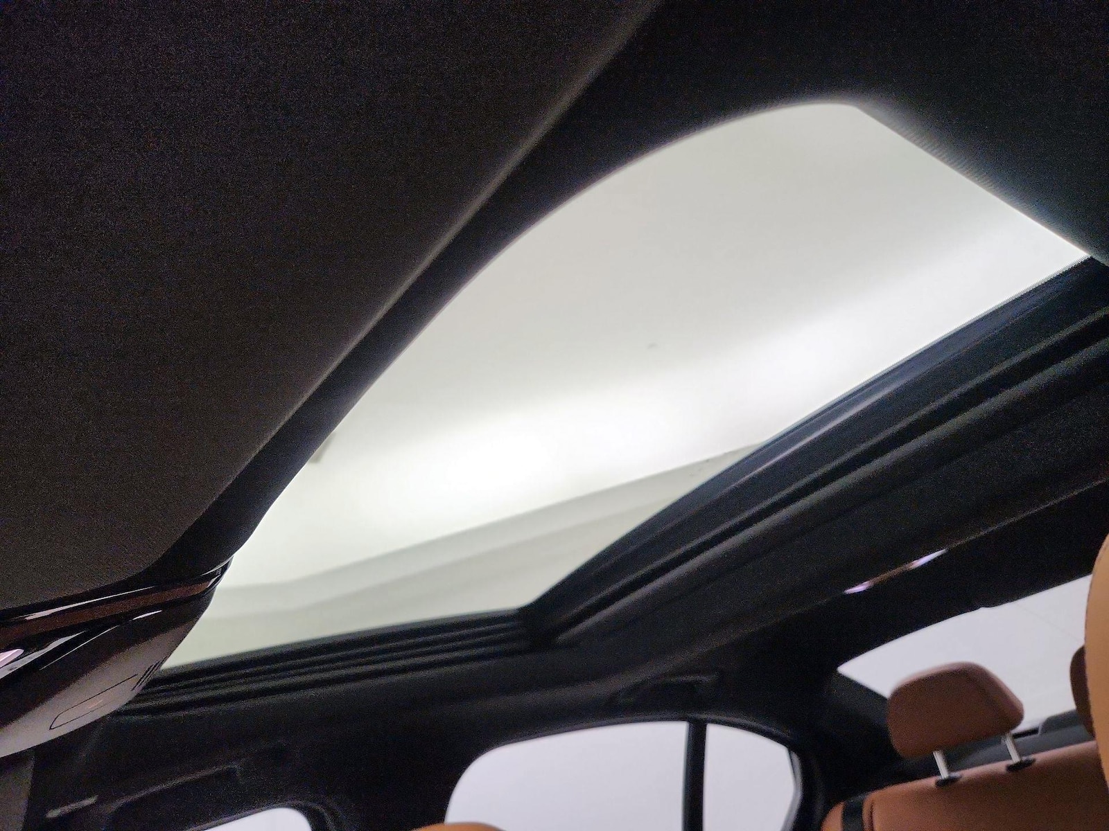 2026 BMW 3 Series 330i - Photo 21