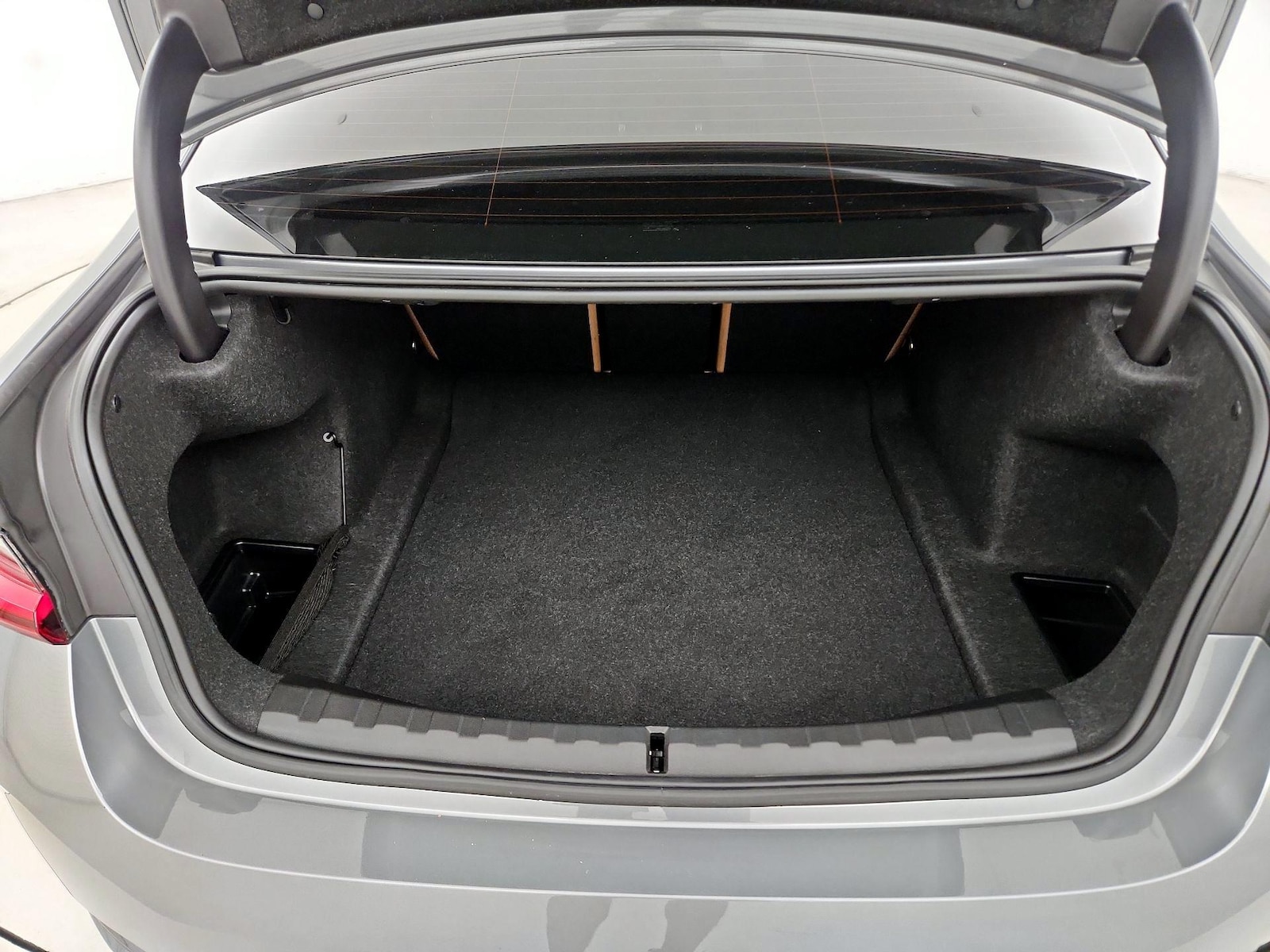 2026 BMW 3 Series 330i - Photo 23