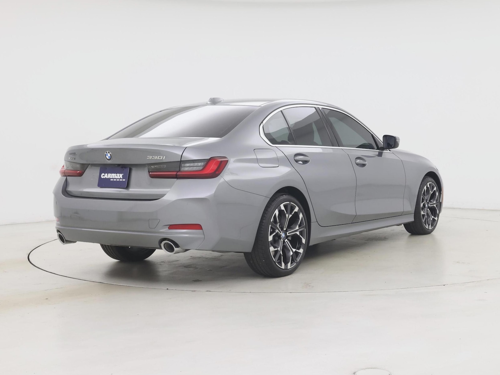 2026 BMW 3 Series 330i - Photo 9