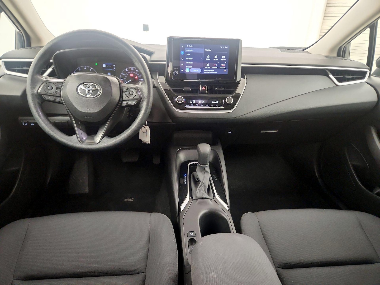 2025 Toyota Corolla LE - Photo 10