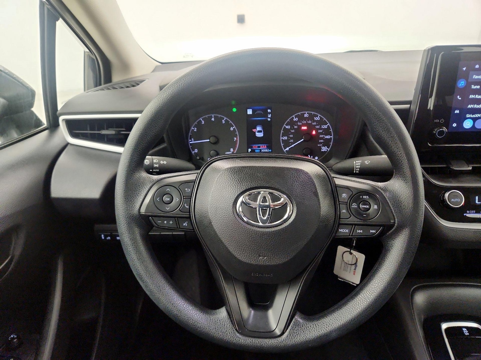 2025 Toyota Corolla LE - Photo 11