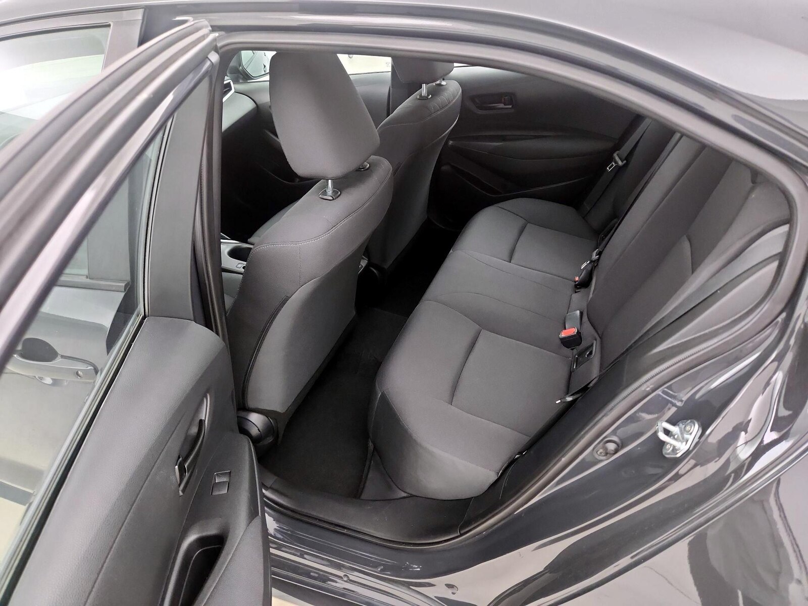 2025 Toyota Corolla LE - Photo 20