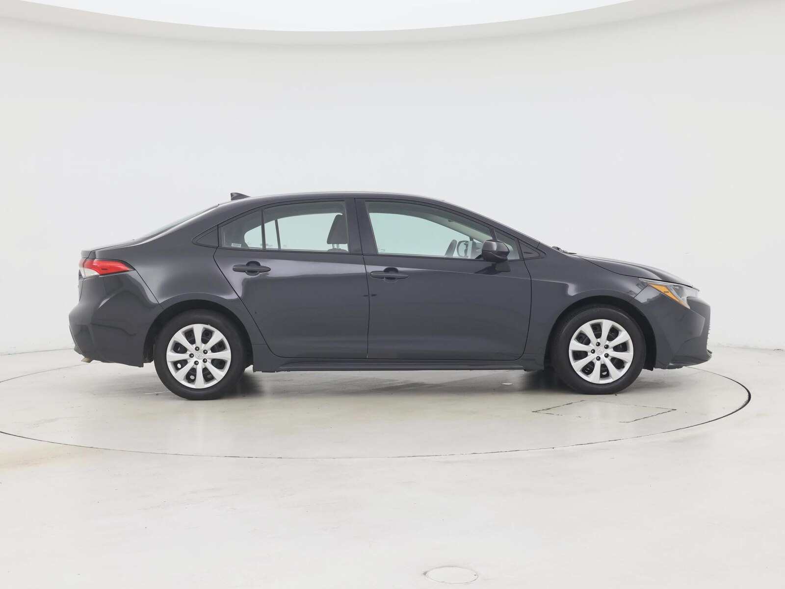 2025 Toyota Corolla LE - Photo 8