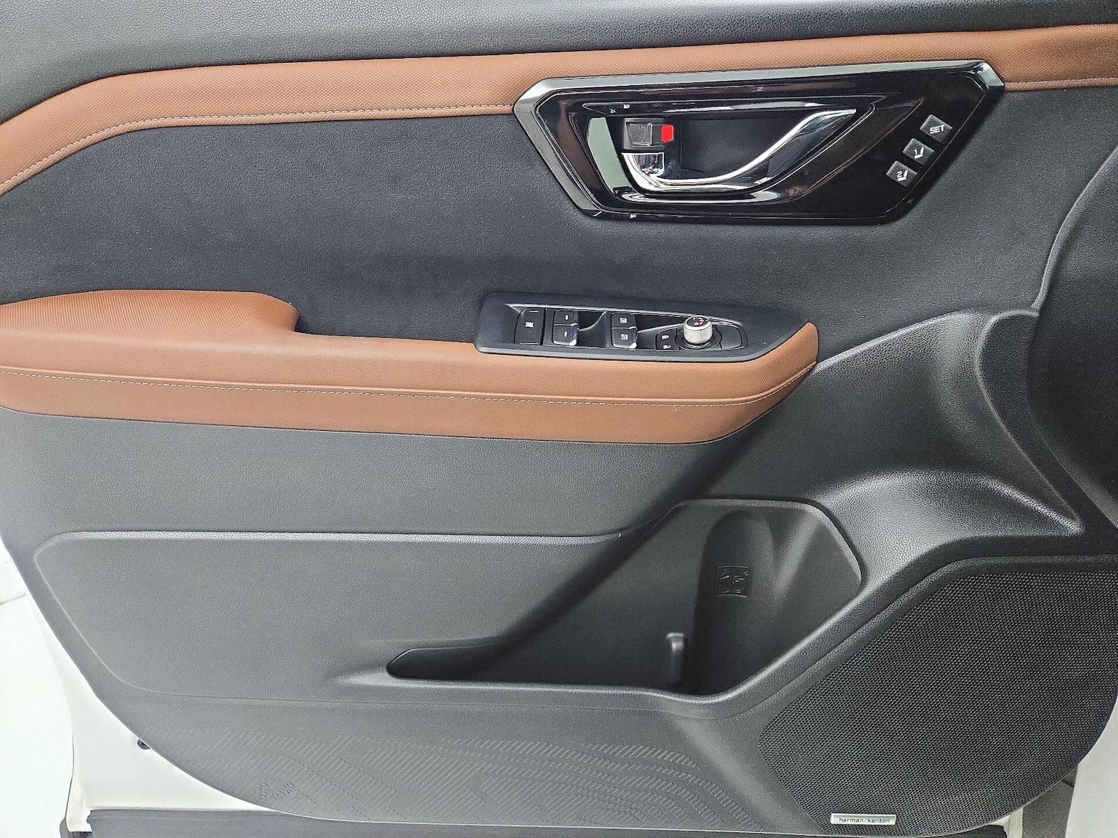 2025 Subaru Forester Touring - Photo 13