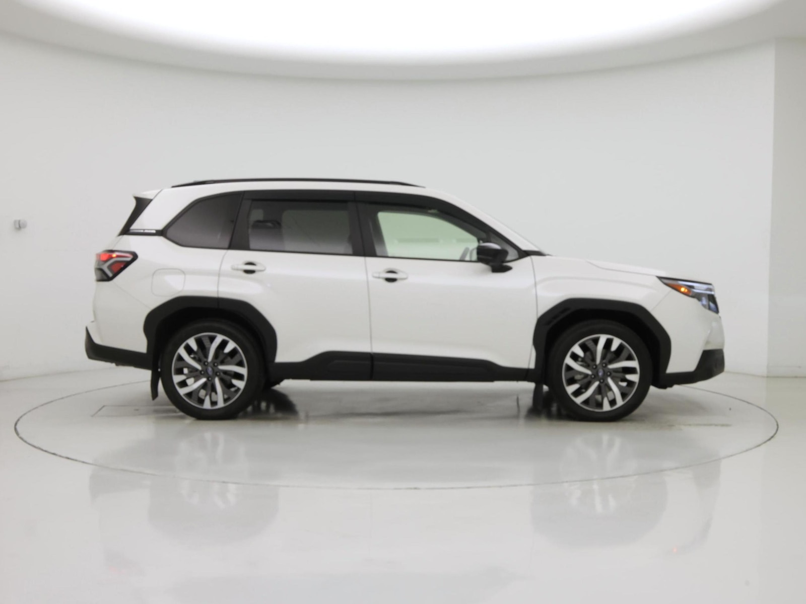 2025 Subaru Forester Touring - Photo 8