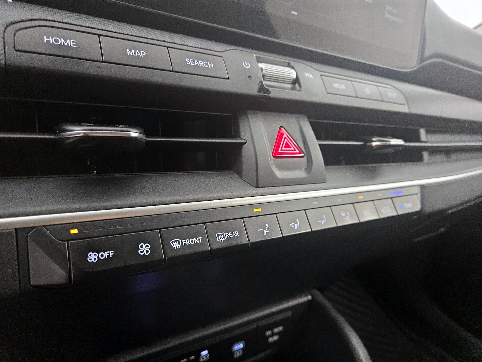 2026 Kia K4 LXS - Photo 17