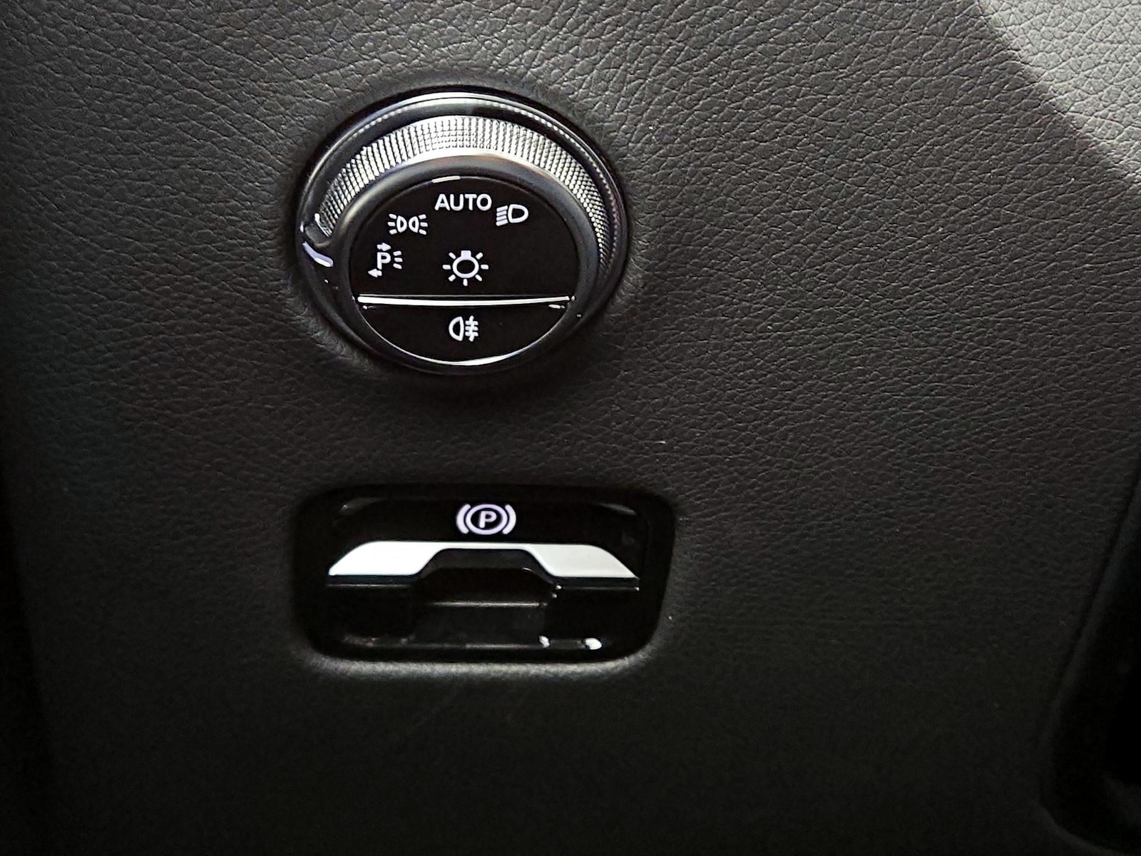 2024 Mercedes-Benz GLC GLC 300 - Photo 14