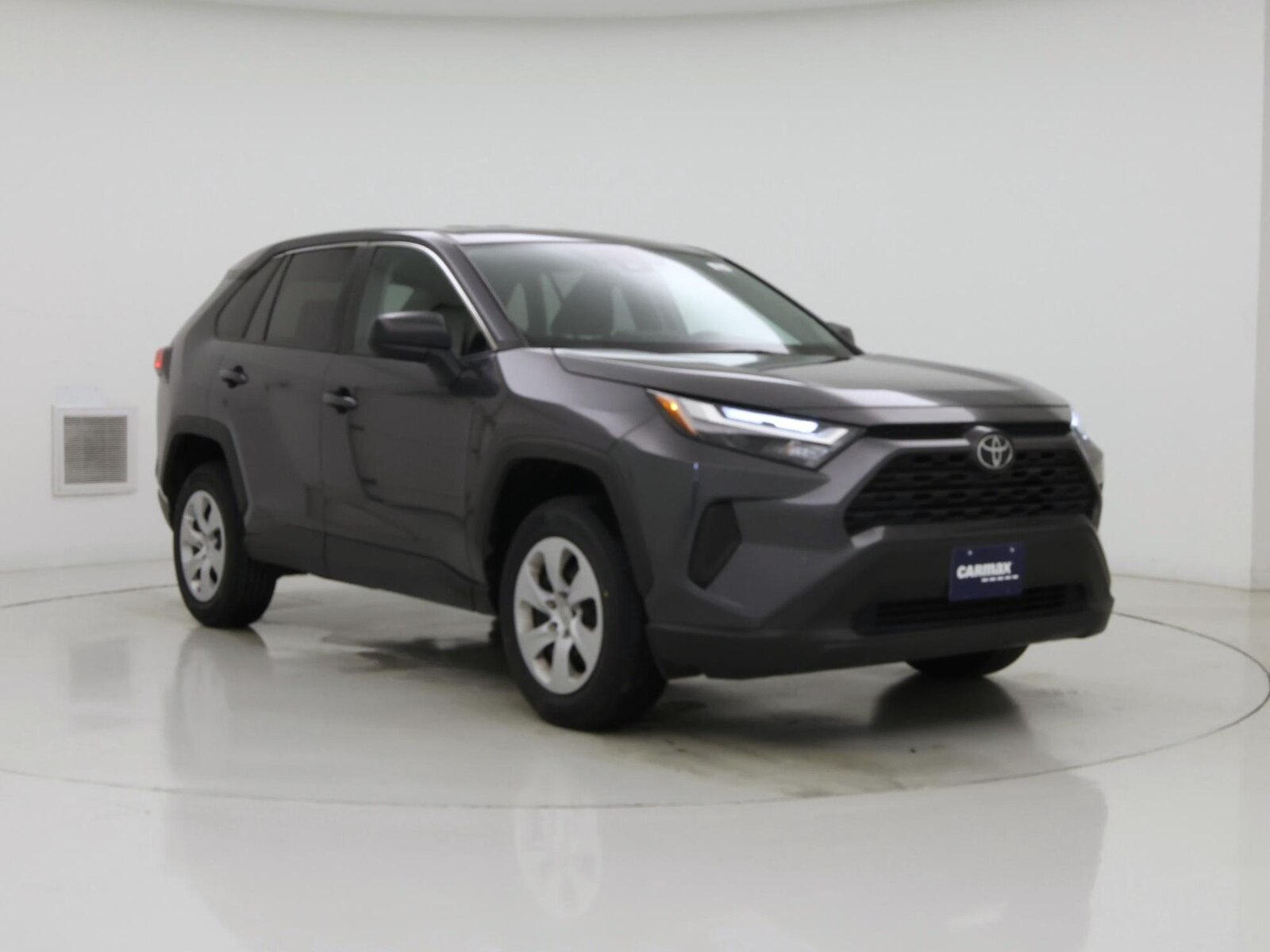 2025 Toyota RAV4 LE, photo 2