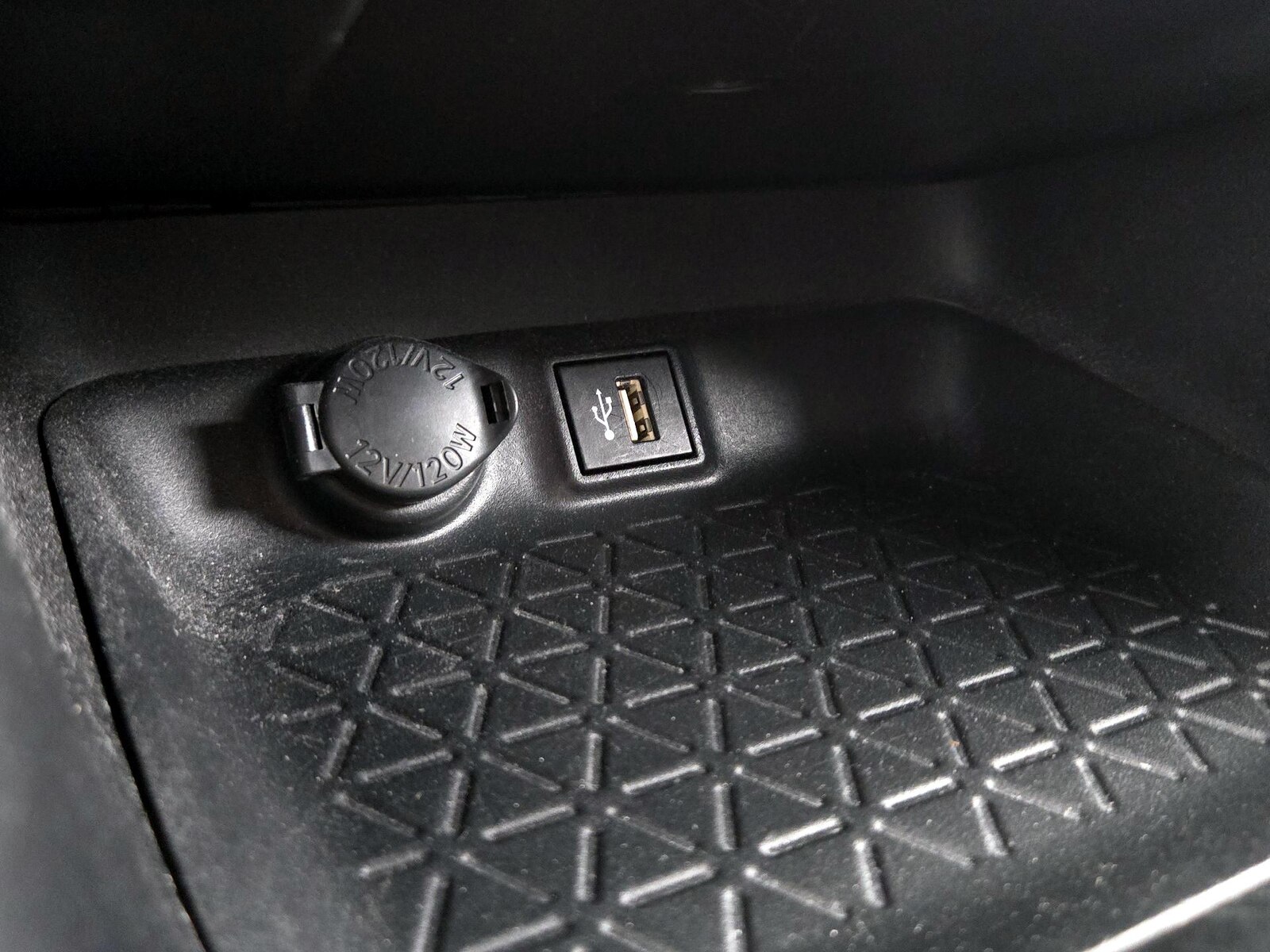 2025 Toyota RAV4 LE, photo 19