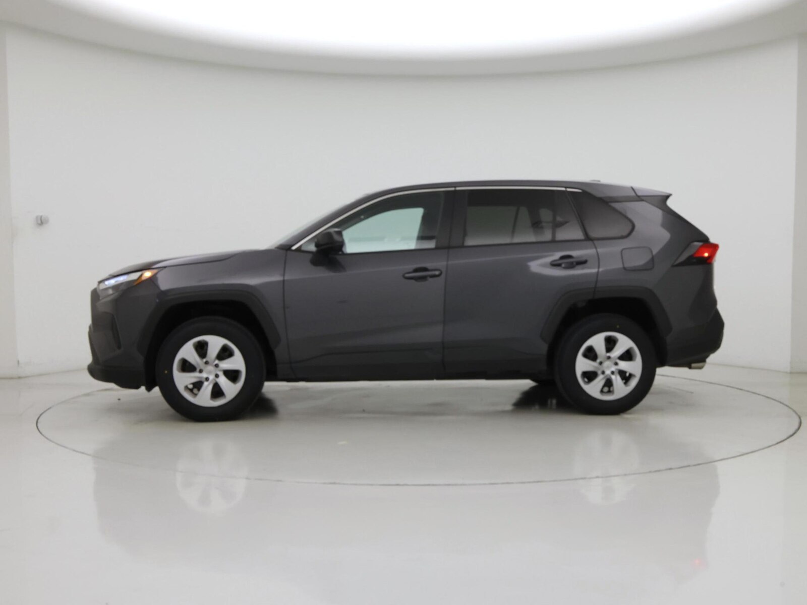 2025 Toyota RAV4 LE, photo 4