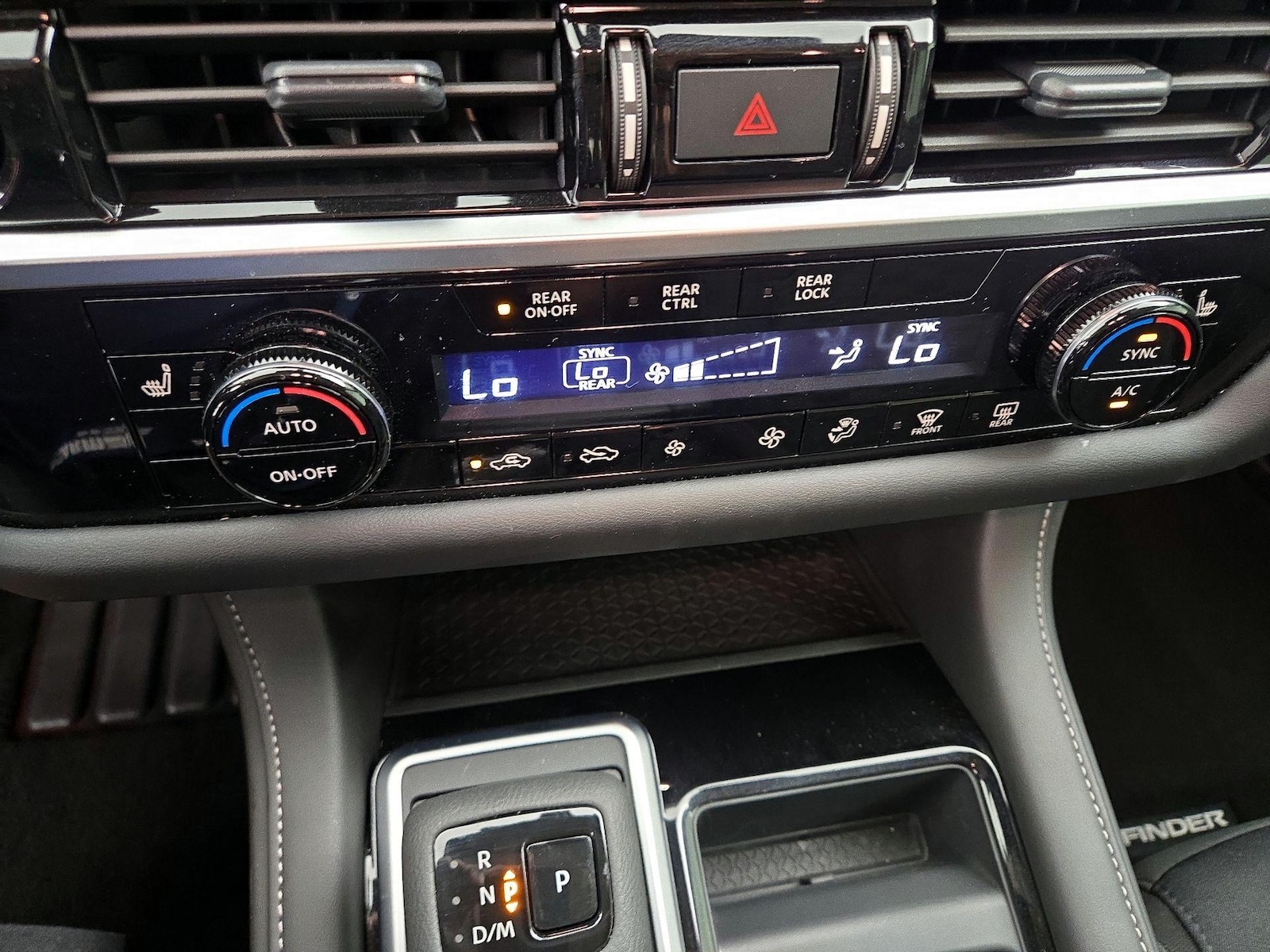 2025 Nissan Pathfinder SV - Photo 15