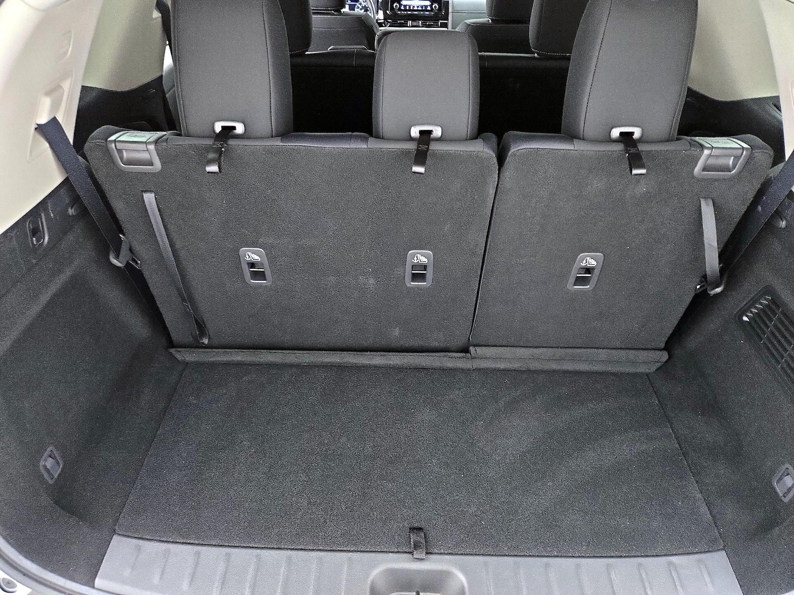 2025 Nissan Pathfinder SV - Photo 20