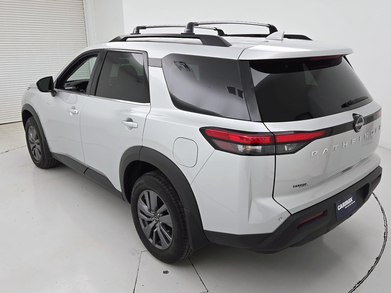 2025 Nissan Pathfinder SV - Photo 7