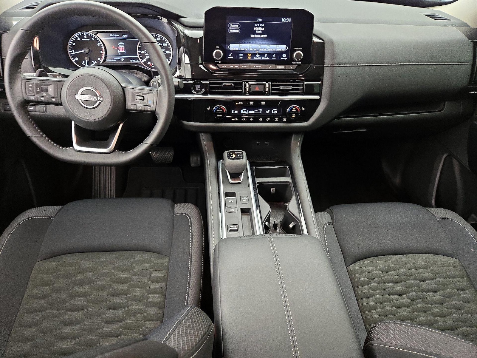2025 Nissan Pathfinder SV - Photo 8
